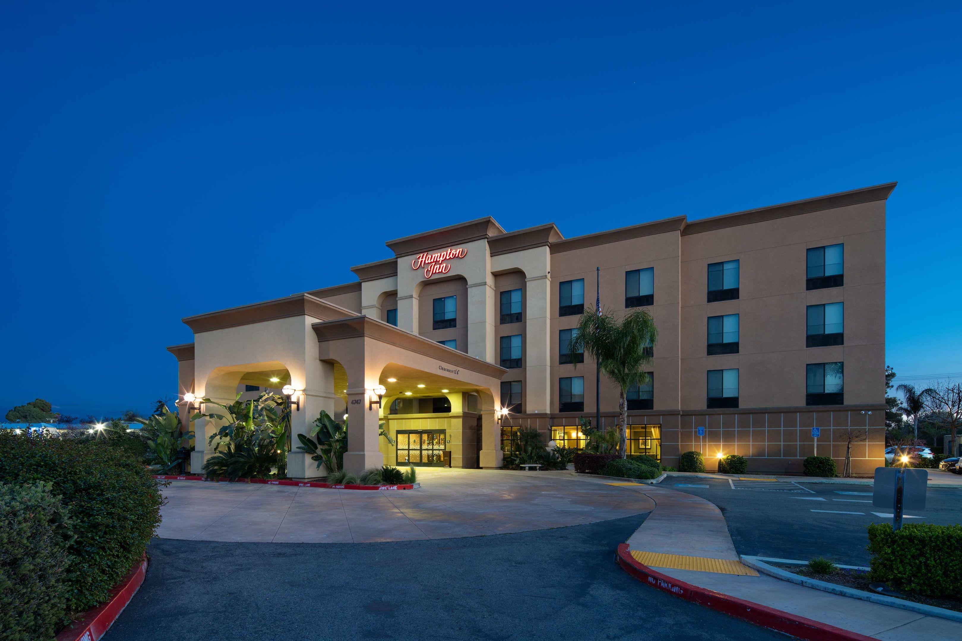 Hampton Inn Visalia — photo 3