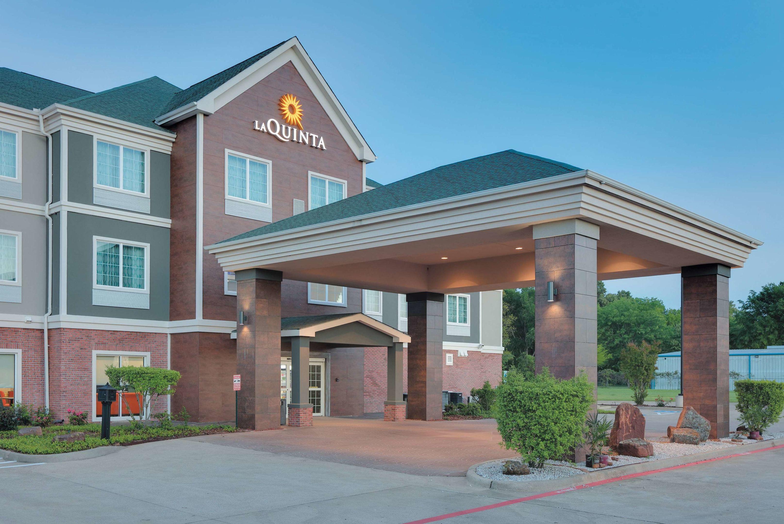 Broadway Inn & Suites — photo 3