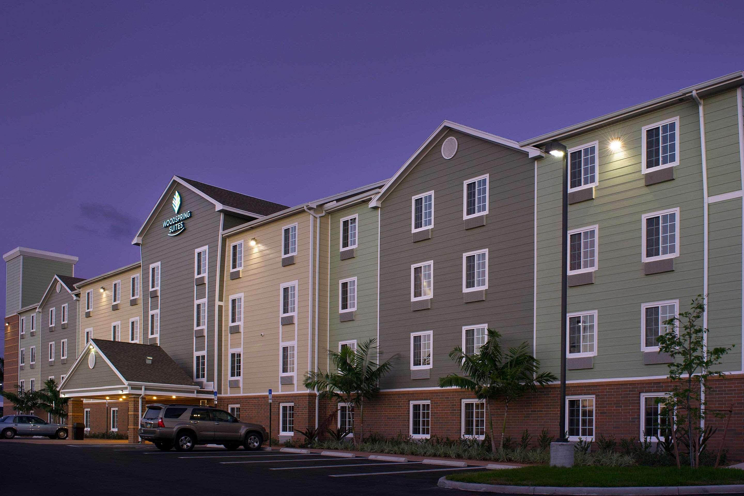 WoodSpring Suites Lake Worth — photo 4