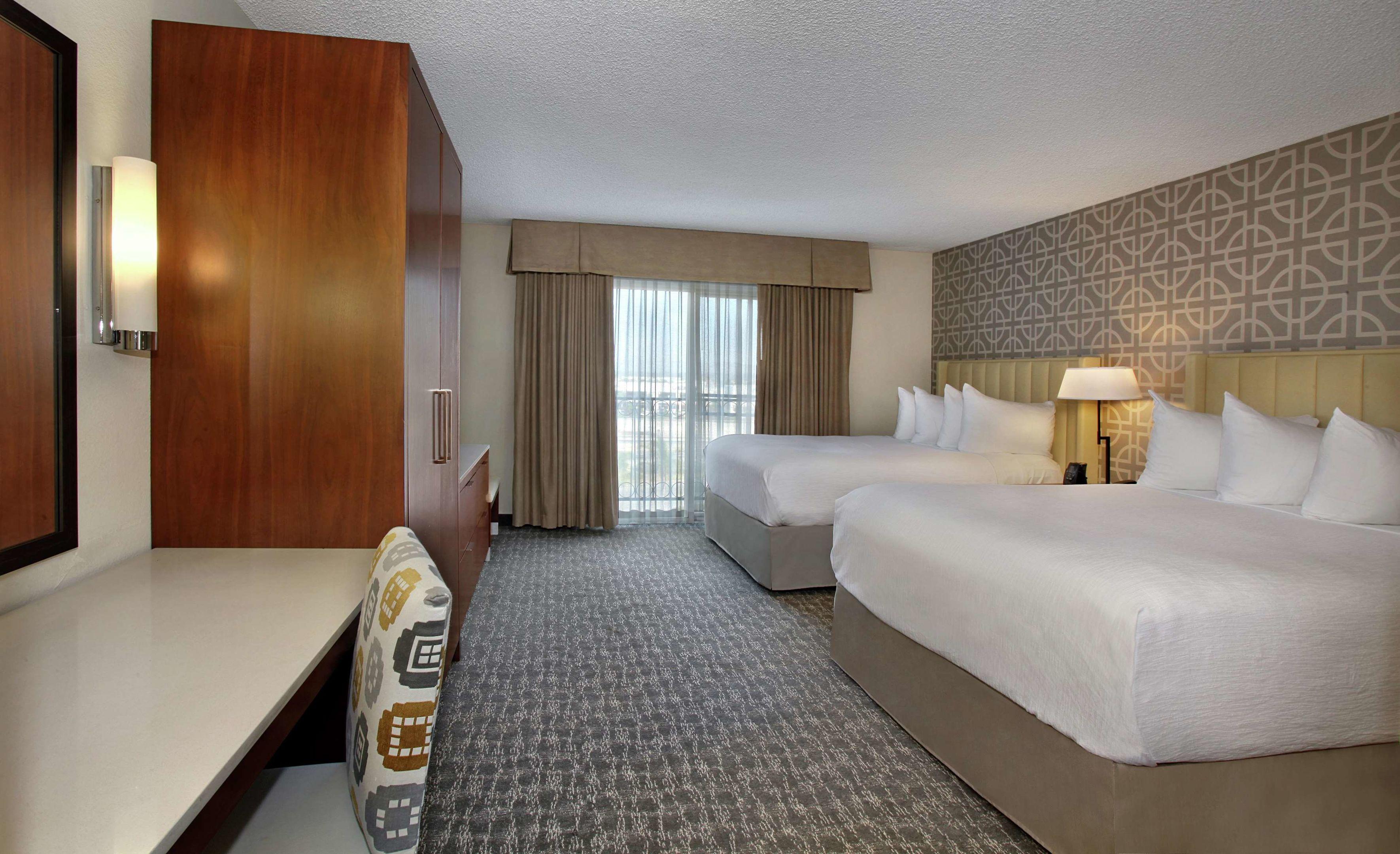 Embassy Suites by Hilton Anaheim North — photo 5