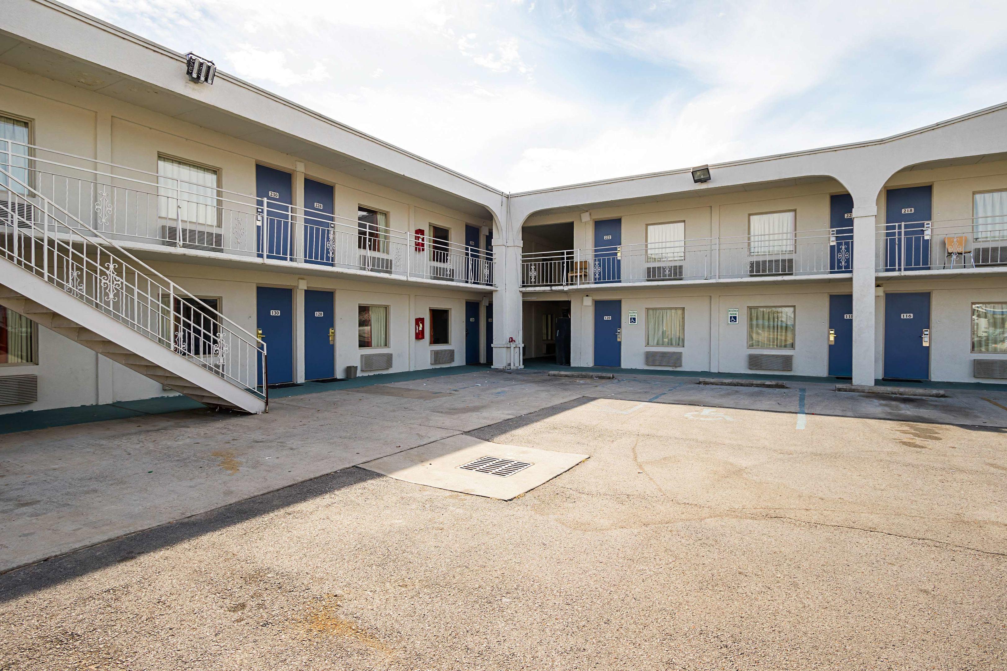 Motel 6 Decatur — photo 4