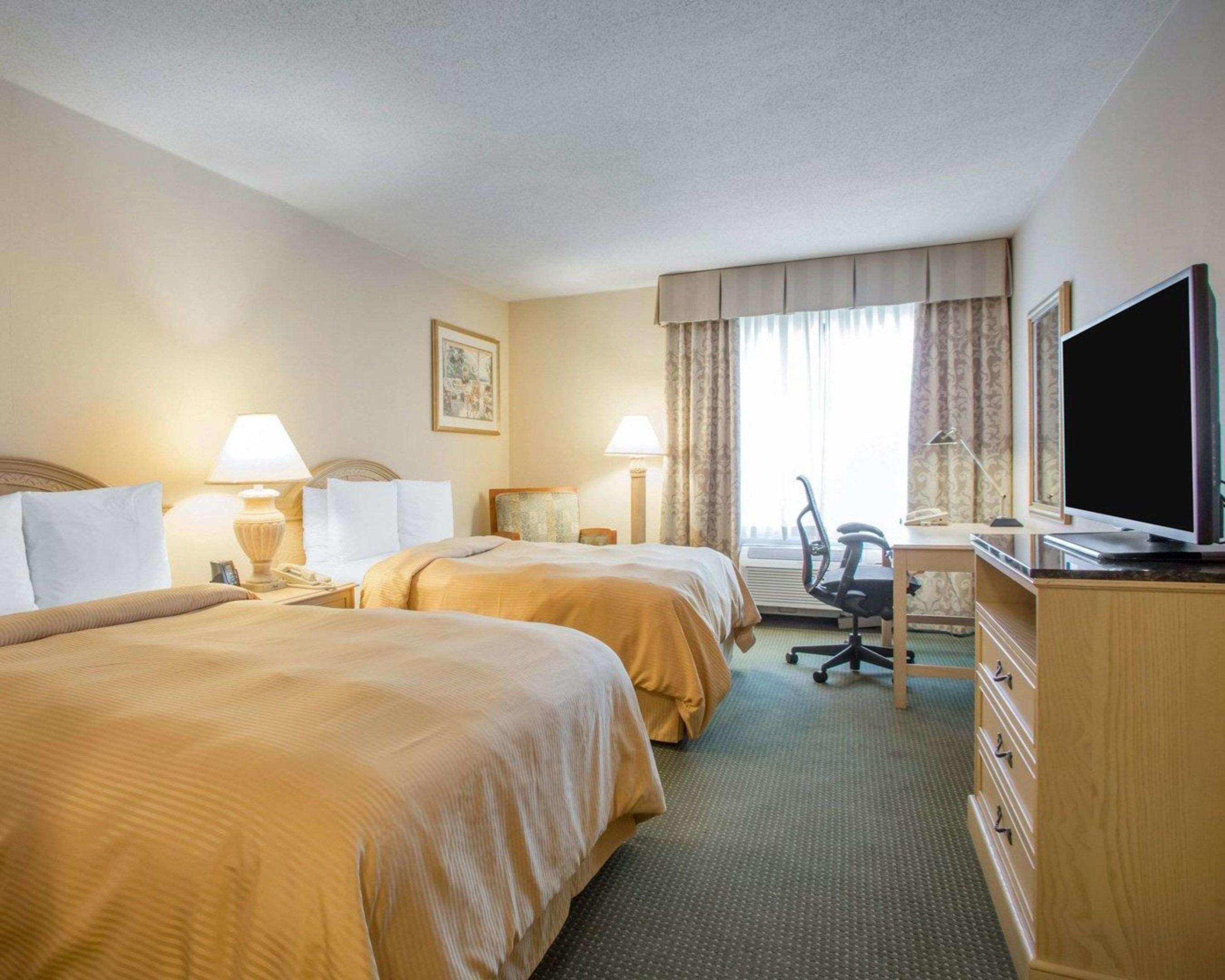 Clarion Inn — photo 5