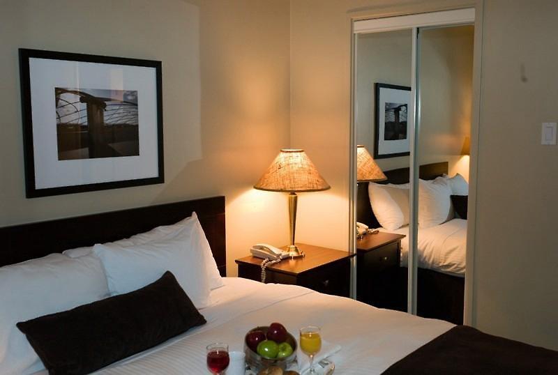Town Inn Suites — photo 4