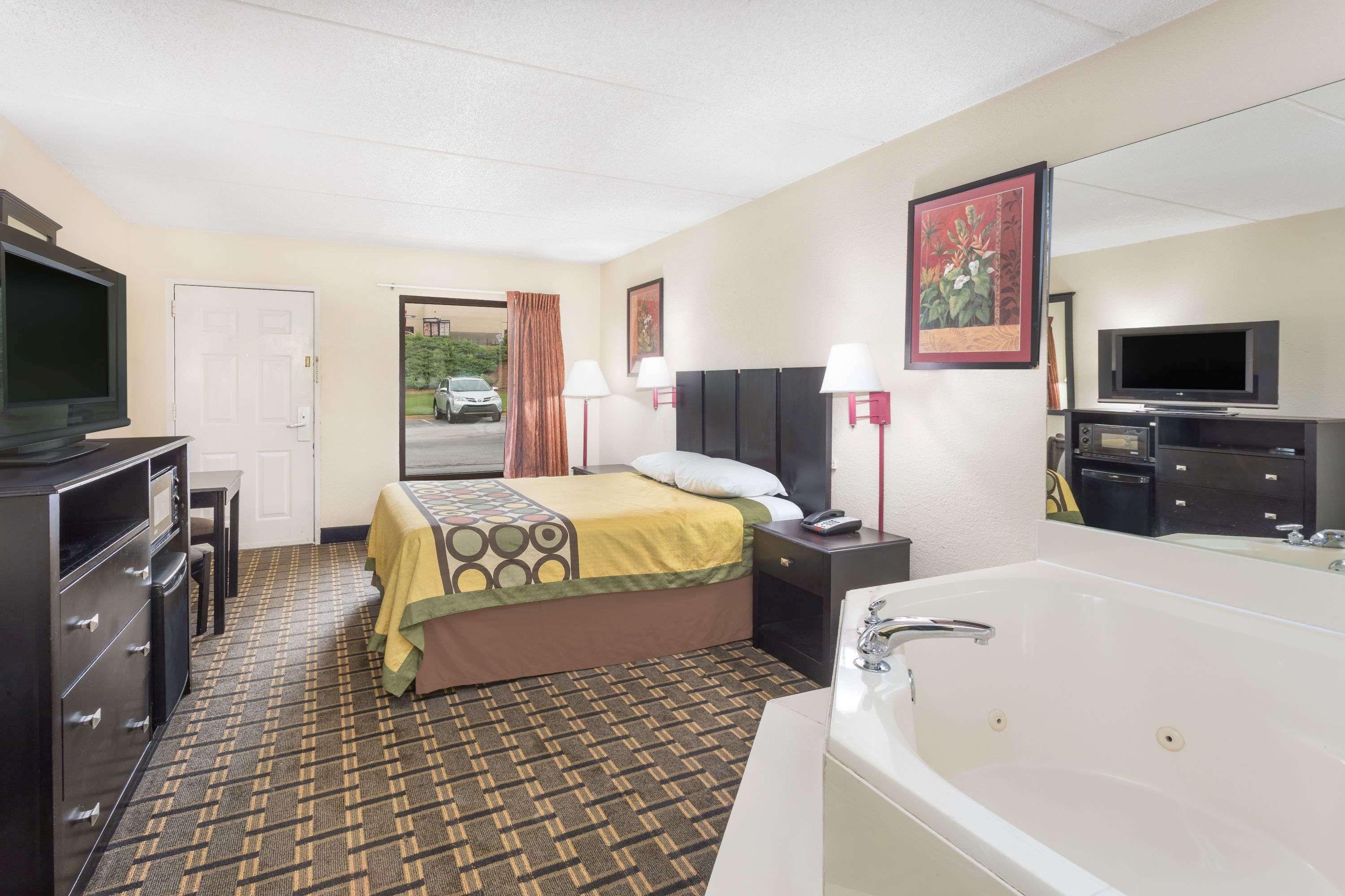 Super 8 by Wyndham Decatur/Lithonia/Atl Area — photo 3