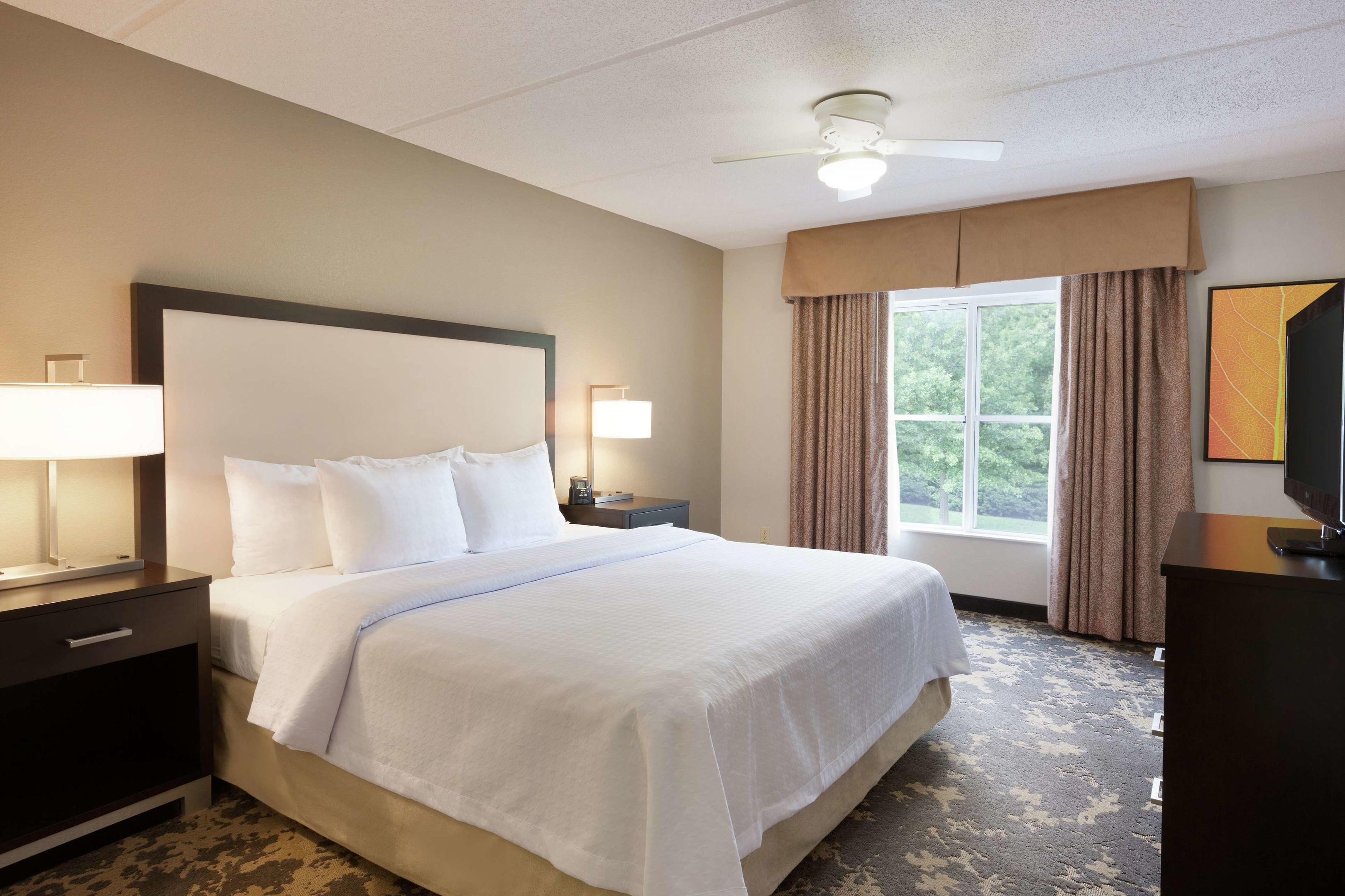 Homewood Suites Charlotte Airport Hotel — photo 4