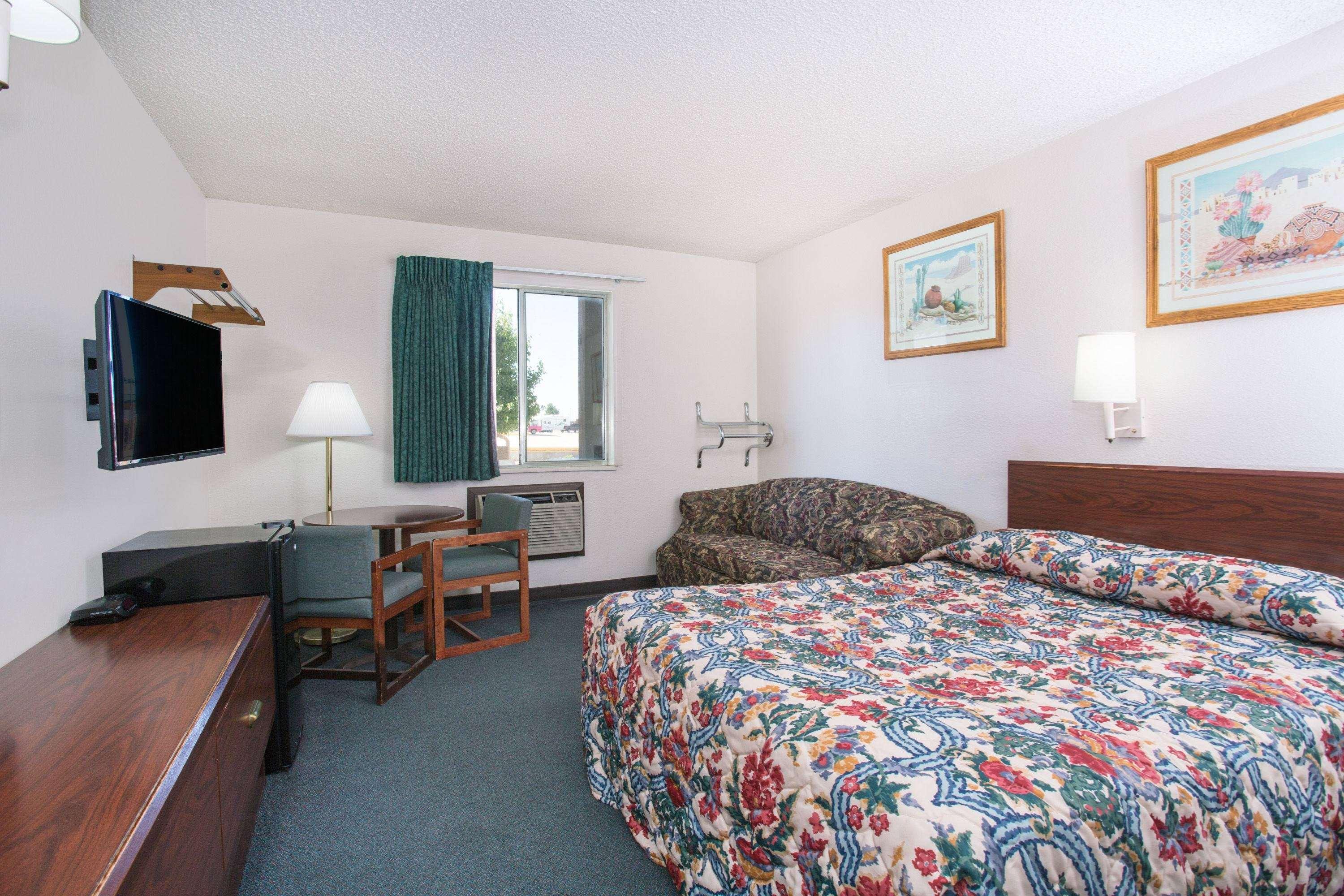 Super 8 by Wyndham Limon — photo 4