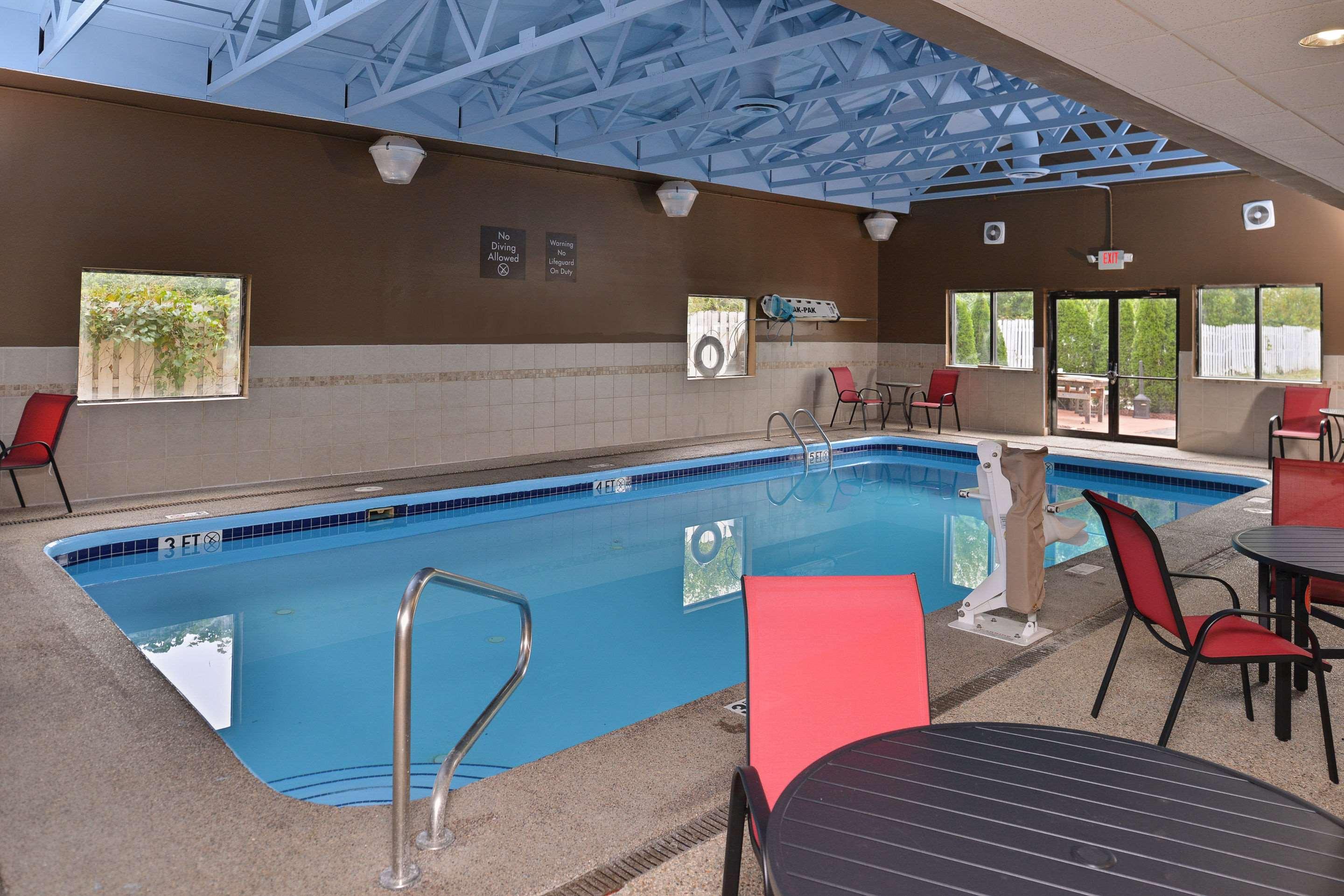 East Suites — photo 4