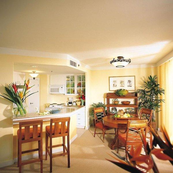 Hilton Grand Vacations Suites at Hilton Hawaiian Village — photo 4