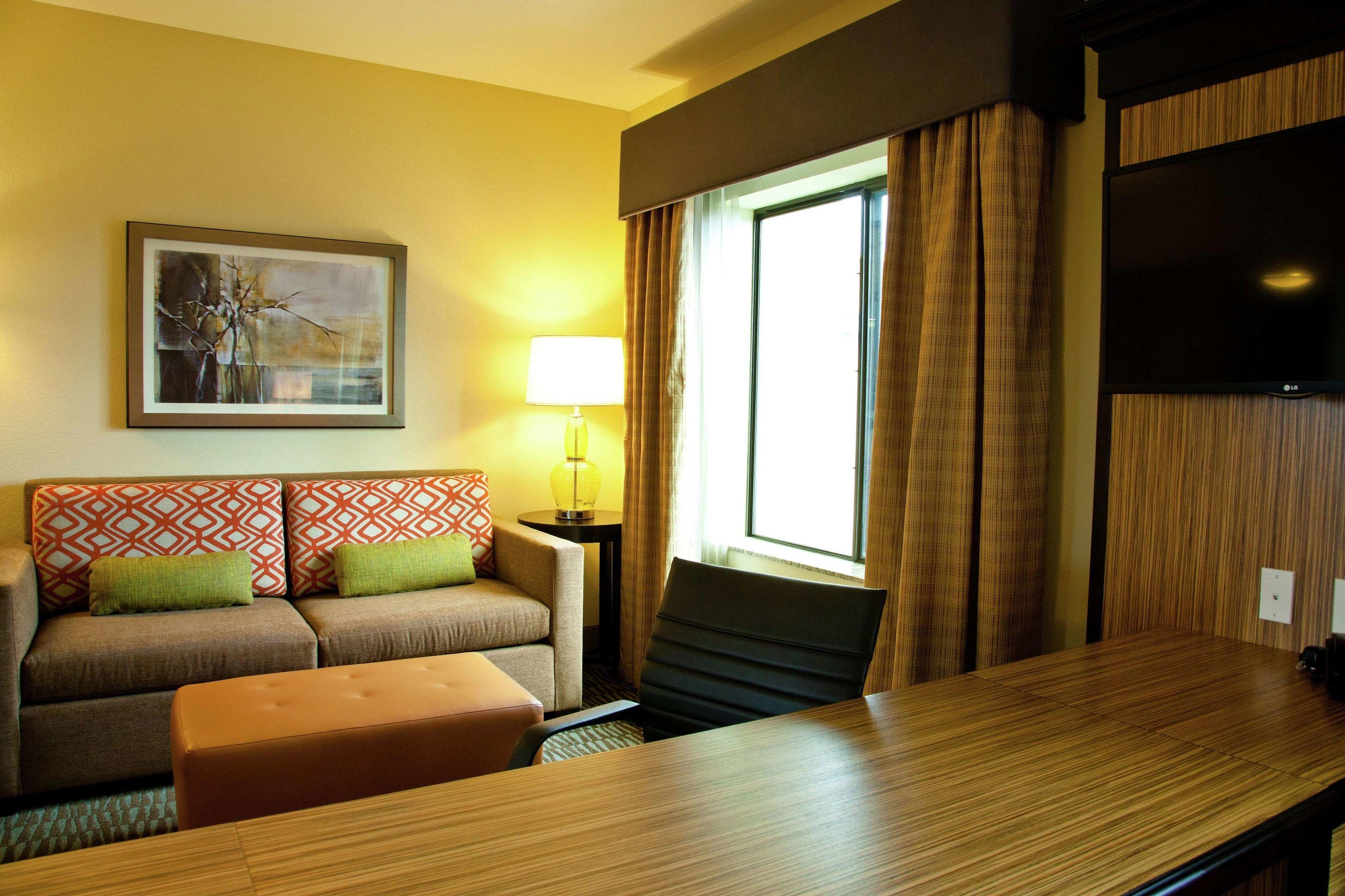 Hampton Inn & Suites Salinas — photo 4