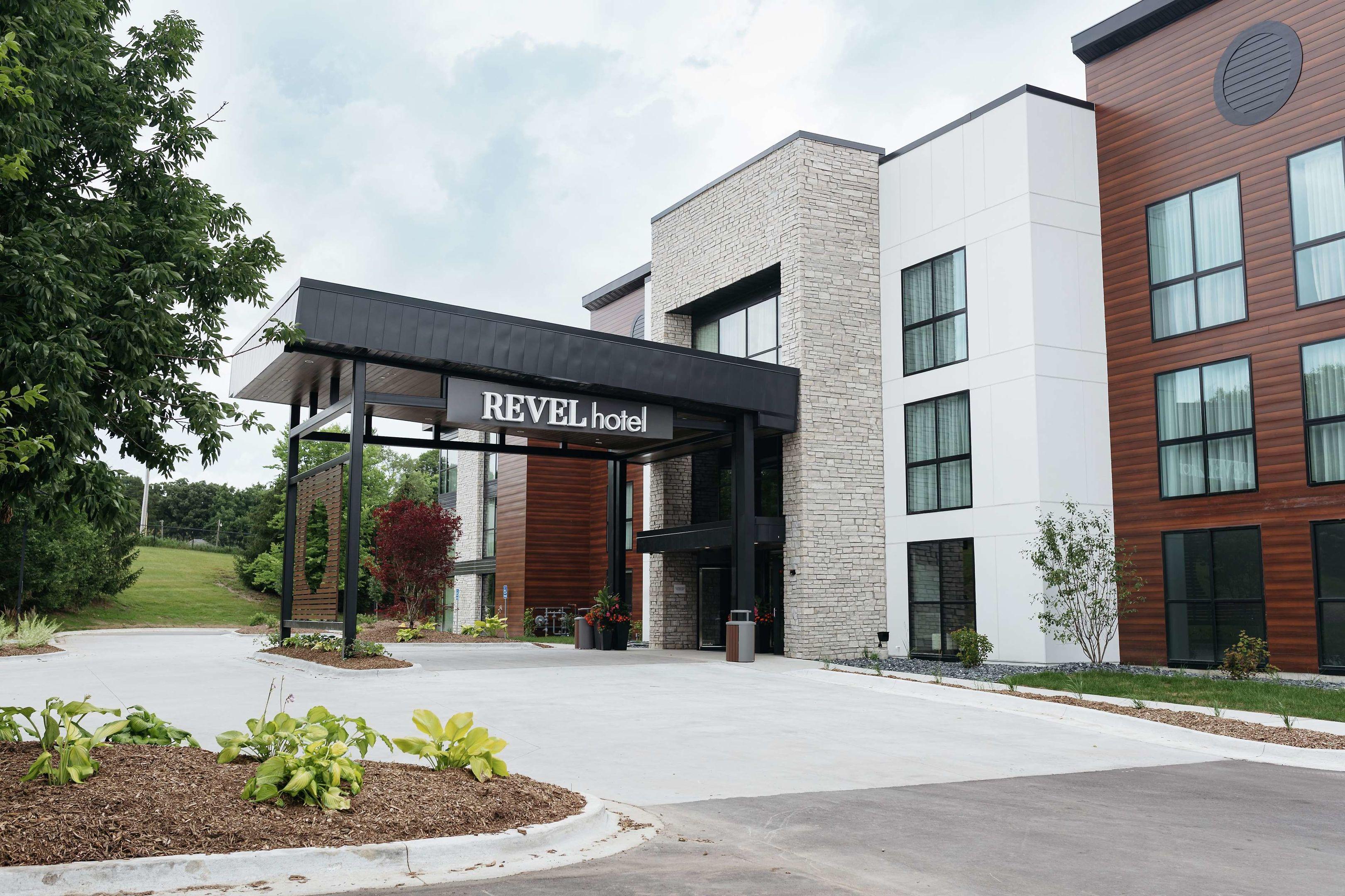 Revel Hotel Urbandale Des Moines, Tapestry Collection by Hilton — photo 5