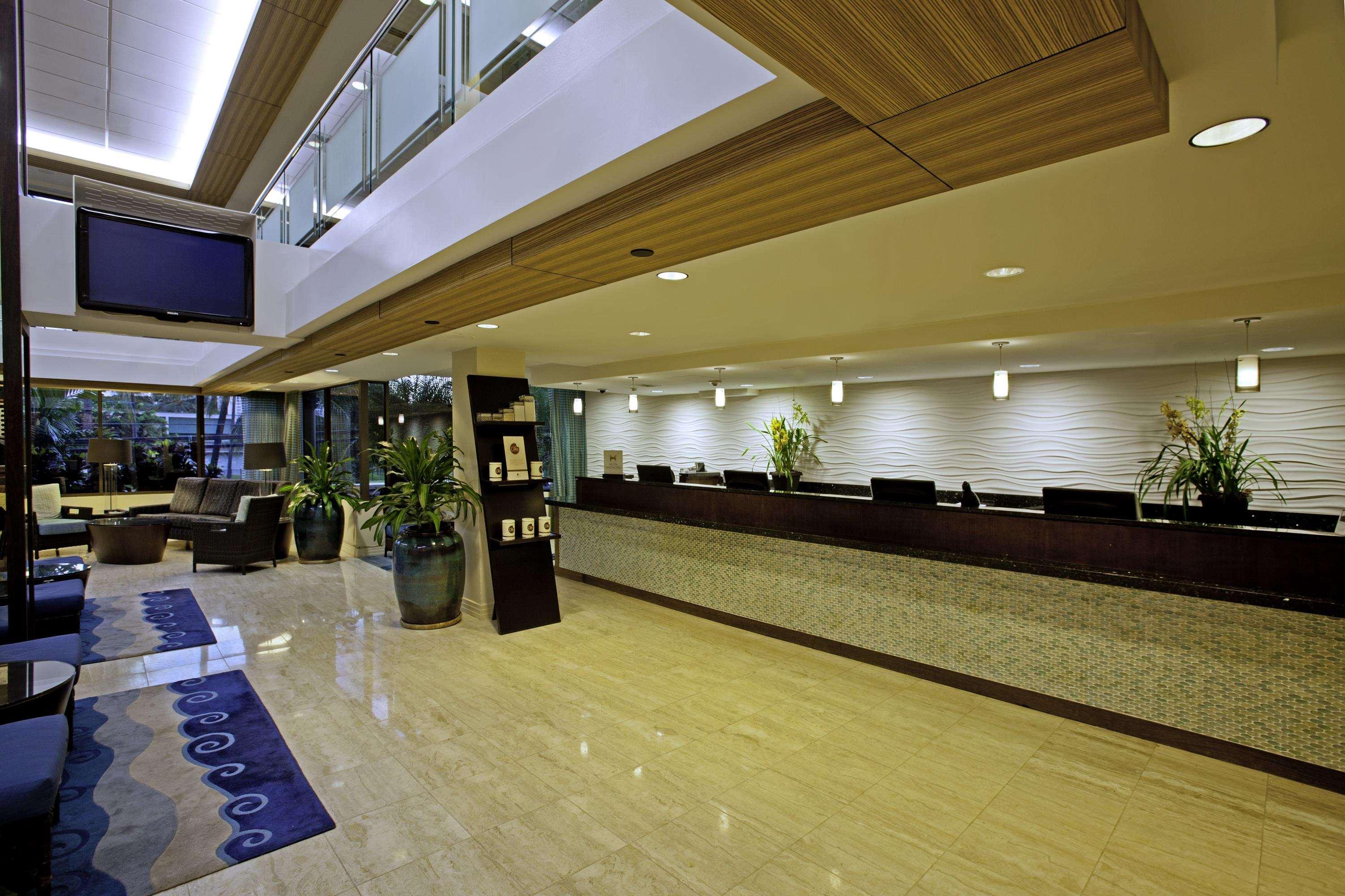 DoubleTree by Hilton Hotel Alana Waikiki Beach — photo 3