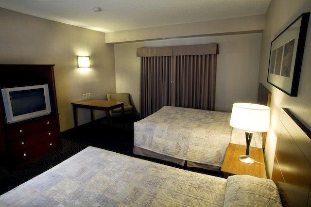 Heritage Inn & Suites — photo 4