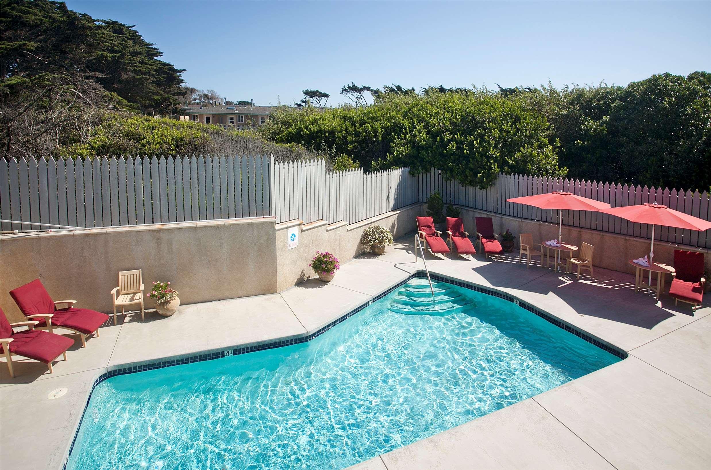 Pelican Inn & Suites — photo 4