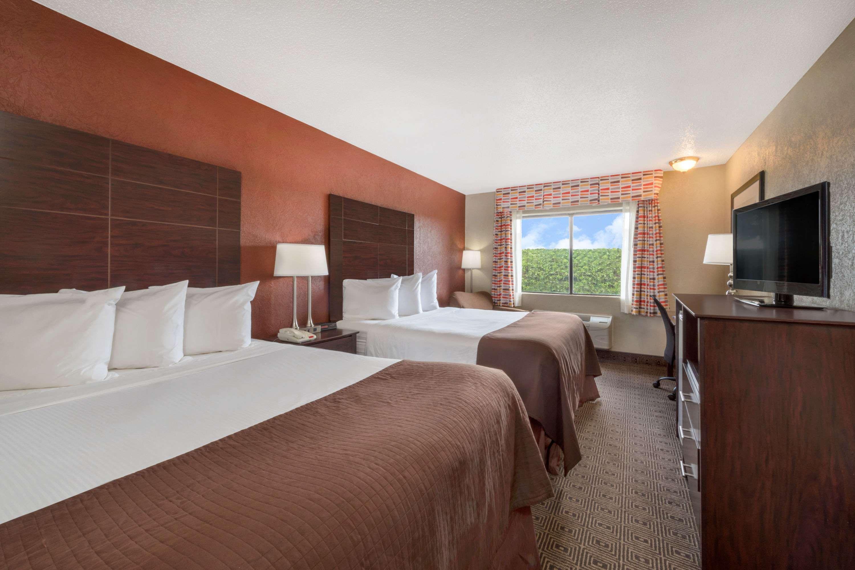 Baymont by Wyndham Midland Airport — photo 4