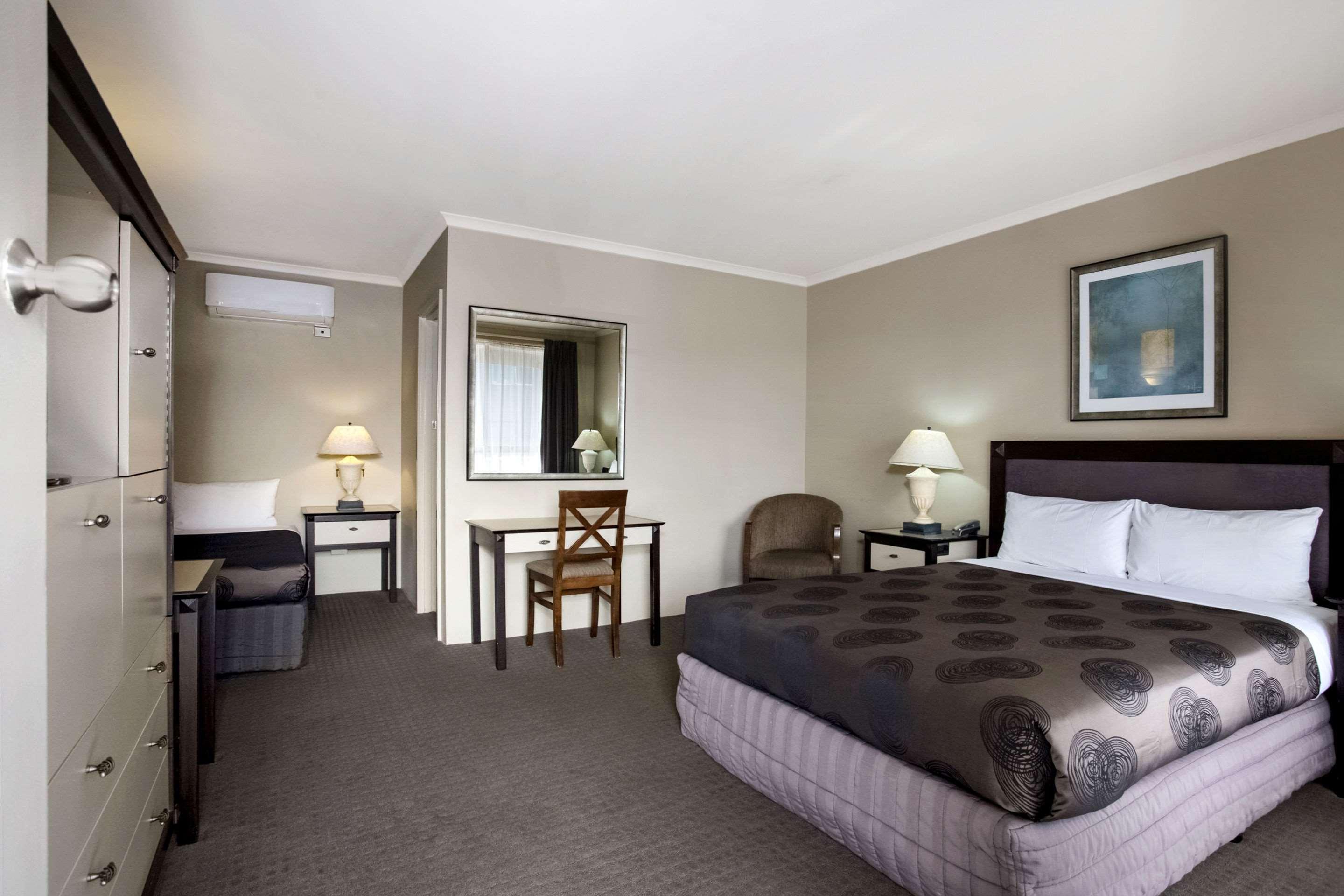 Comfort Inn On Raglan — photo 4