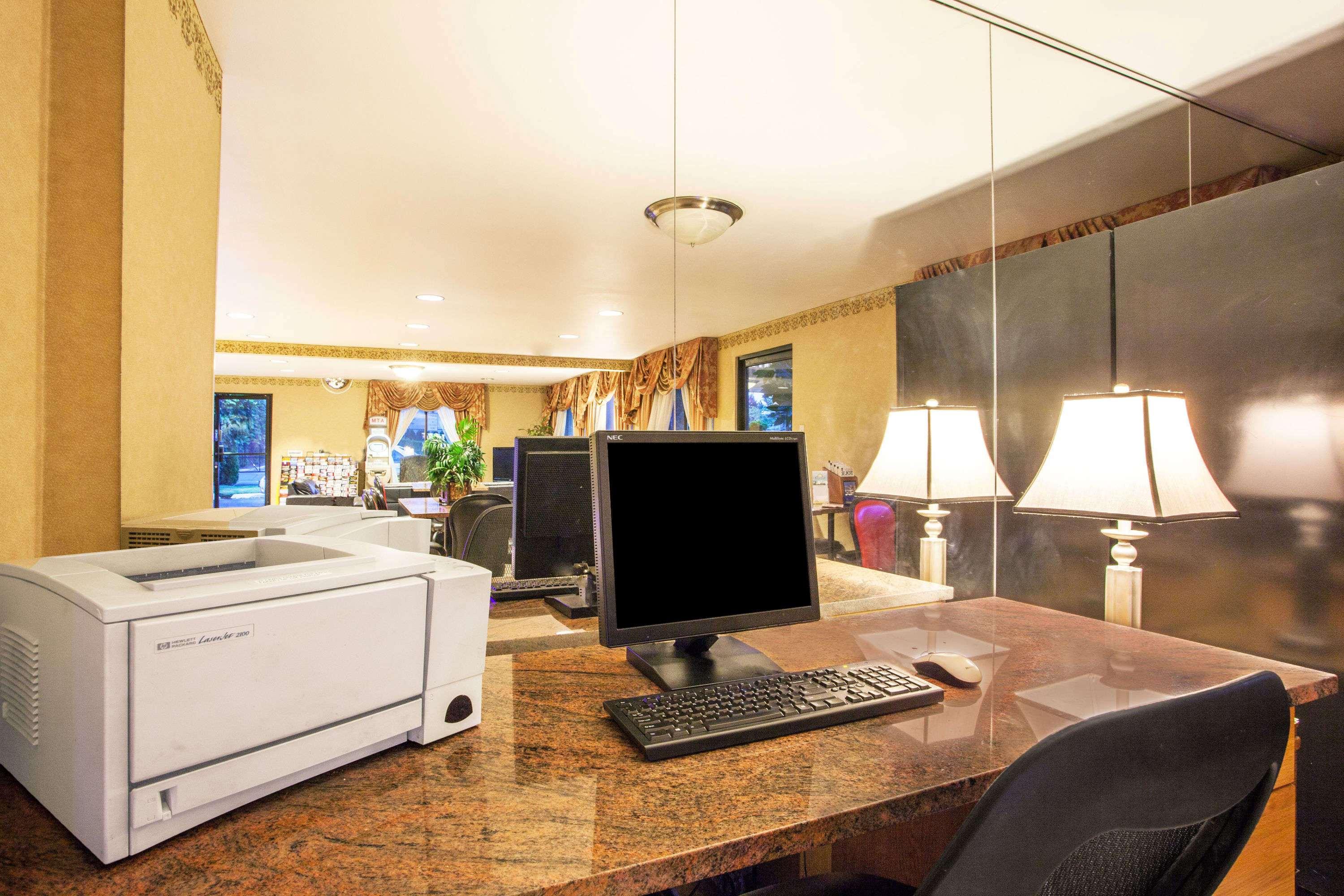 Days Inn Seattle South Tukwila — photo 5