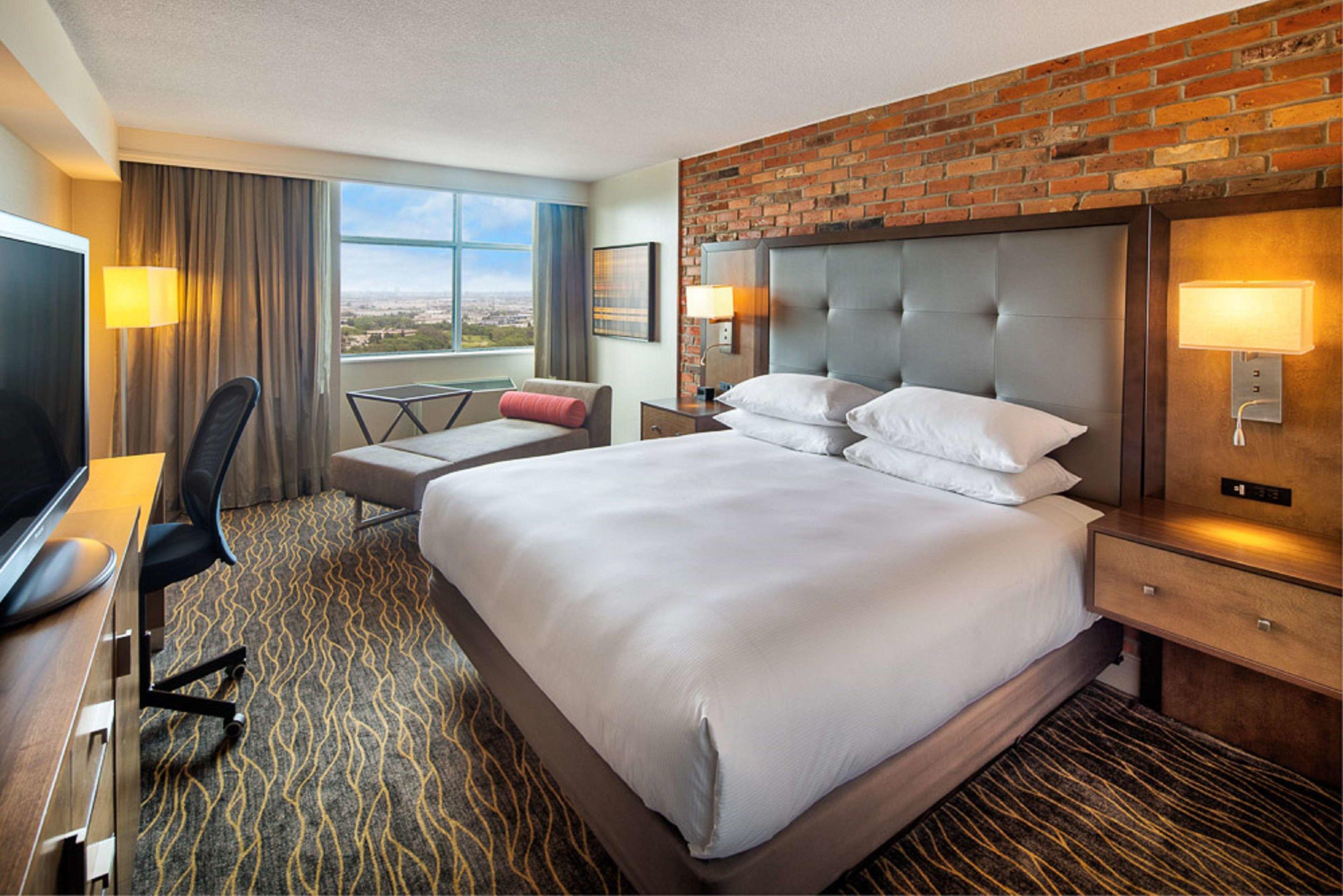 DoubleTree by Hilton Toronto Airport — photo 4