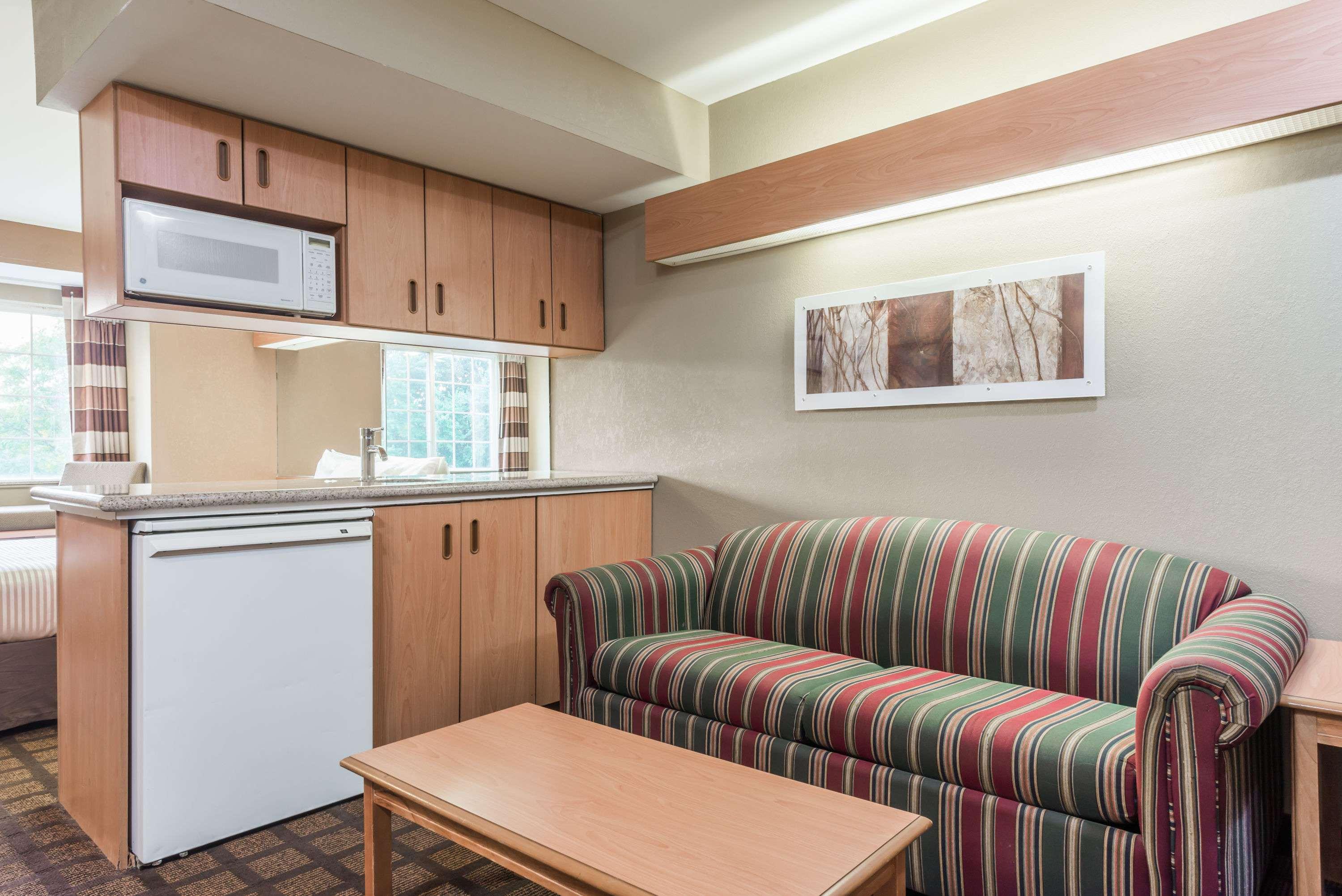 Microtel Inn & Suites by Wyndham West Chester — photo 4