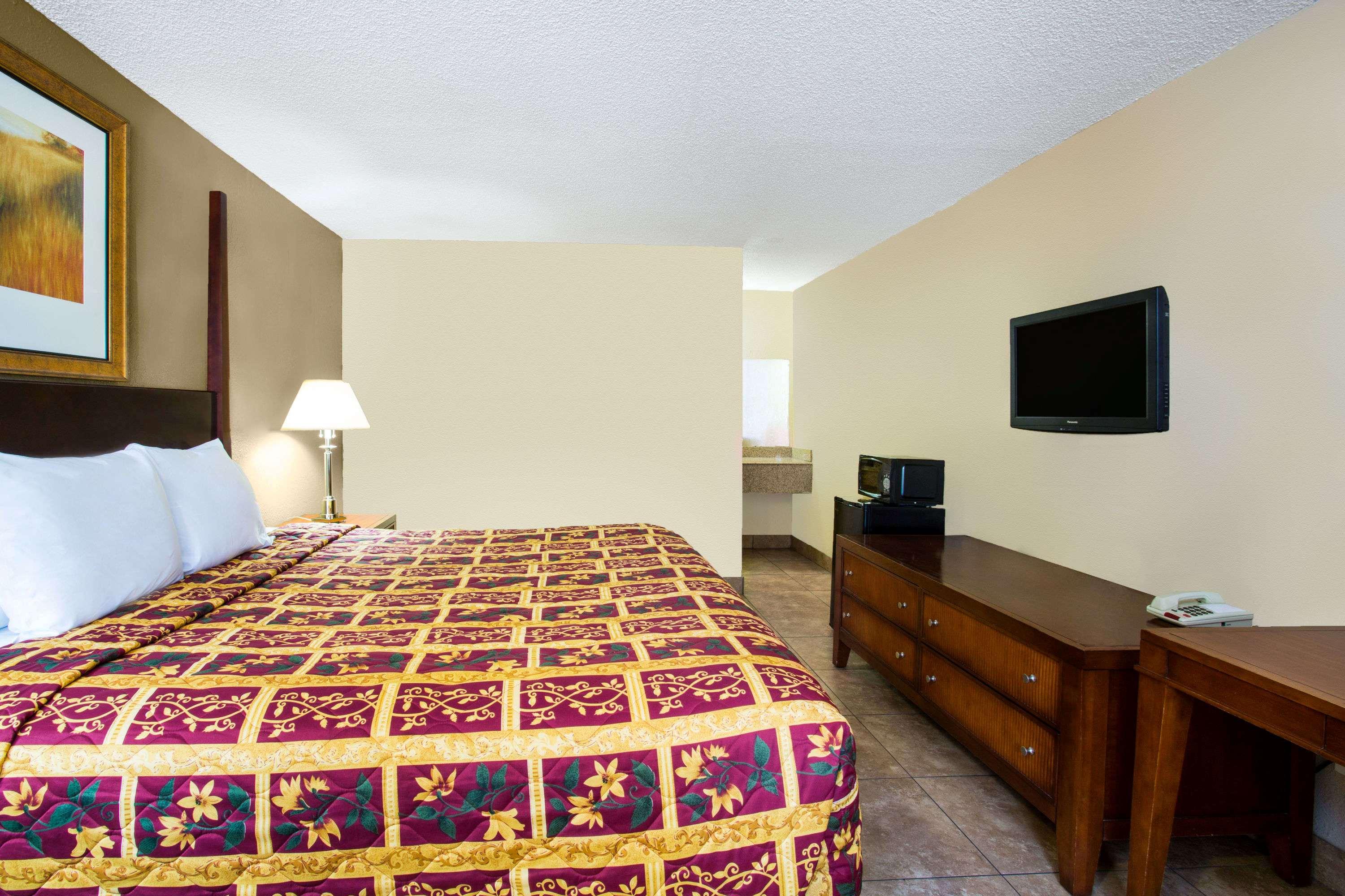 Knights Inn Orlando — photo 4