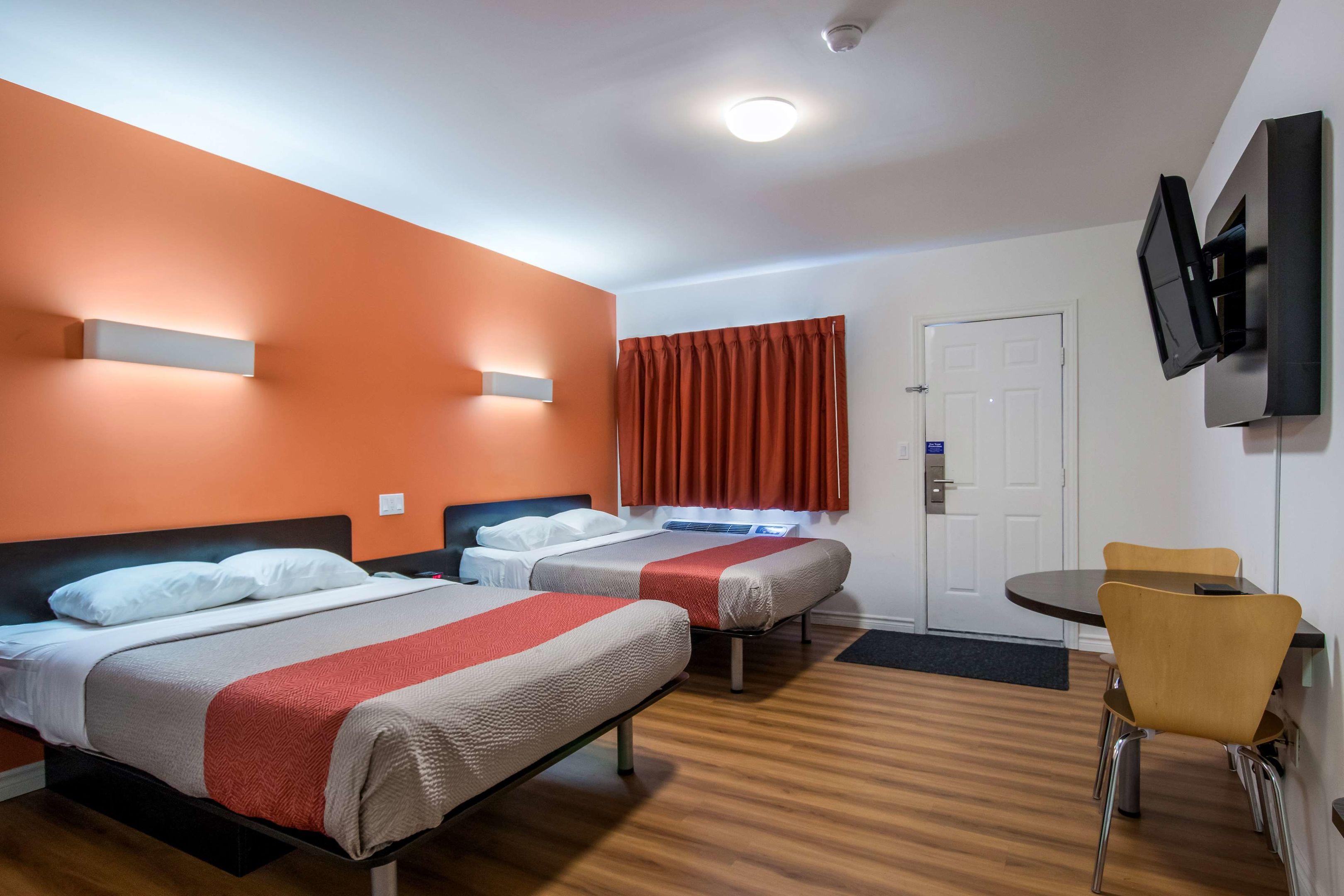 Motel 6 Sudbury ON — photo 4