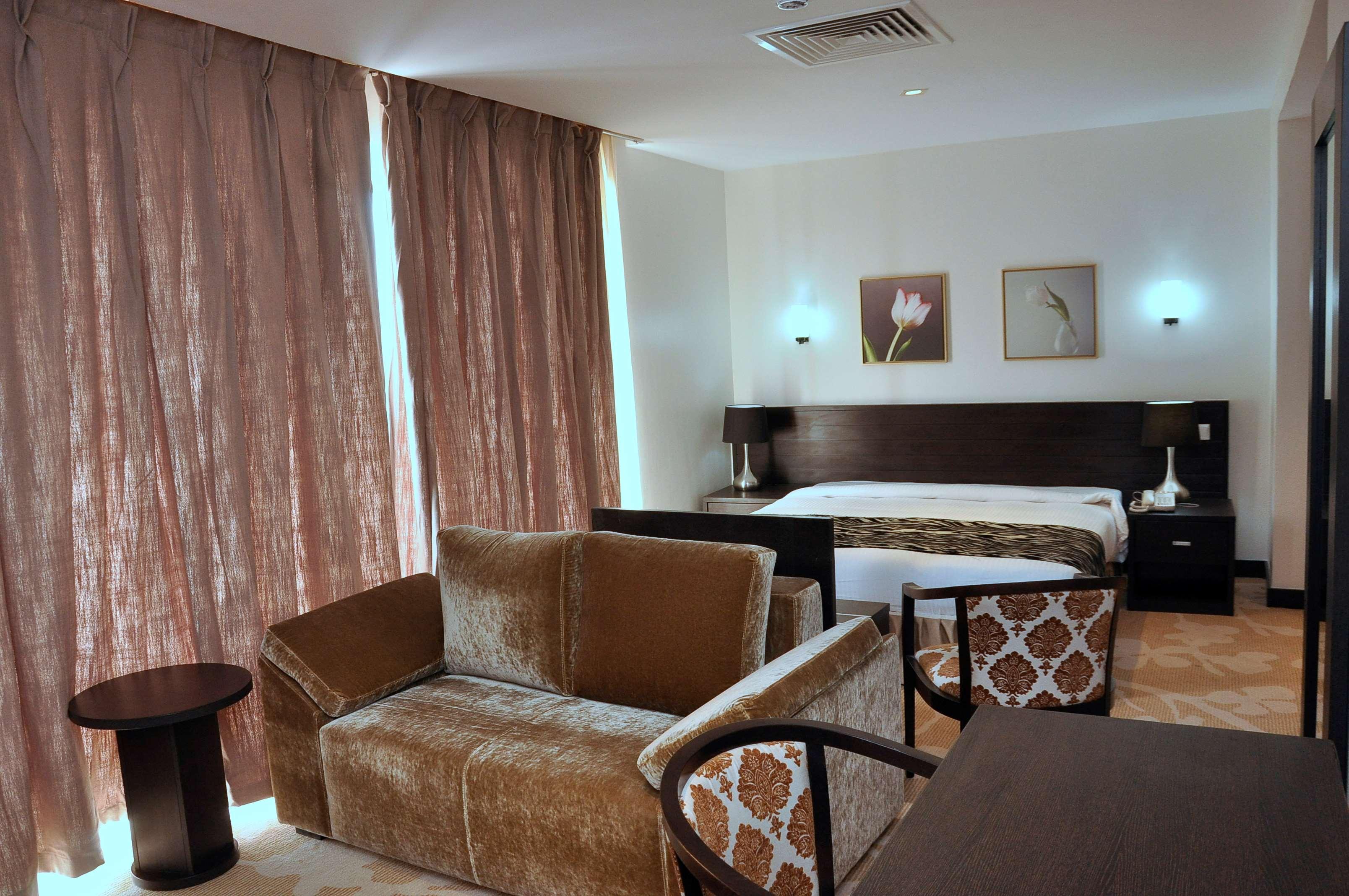 Golden Tulip Oniru Suites — photo 5