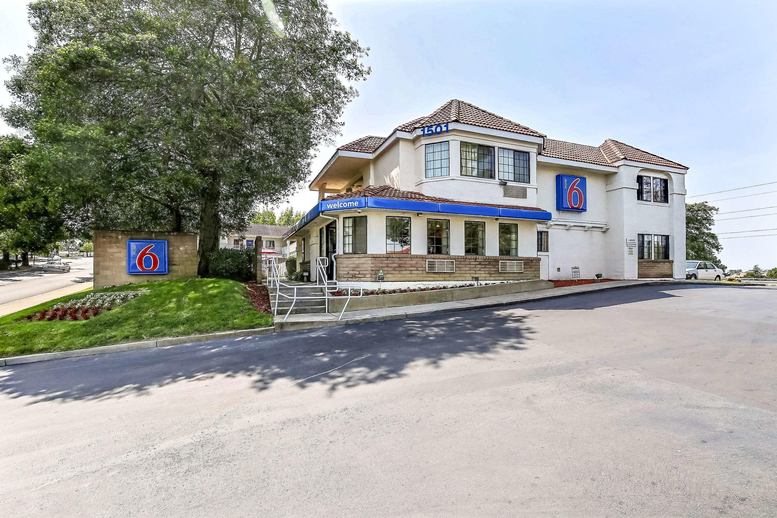 Motel 6 Pinole — photo 3