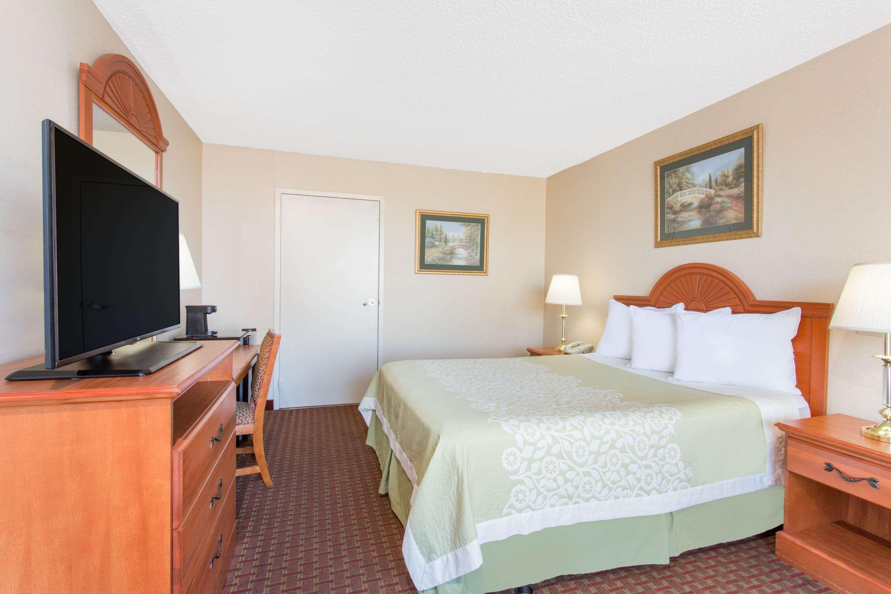 Days Inn by Wyndham Princeton — photo 4