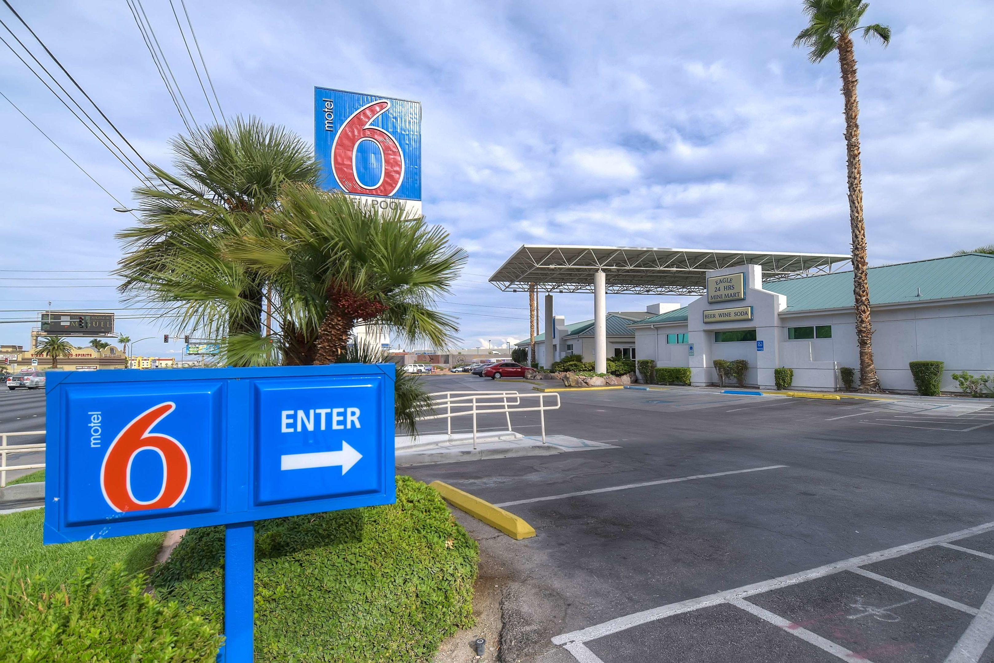 Motel 6 Las Vegas - Tropicana — photo 4
