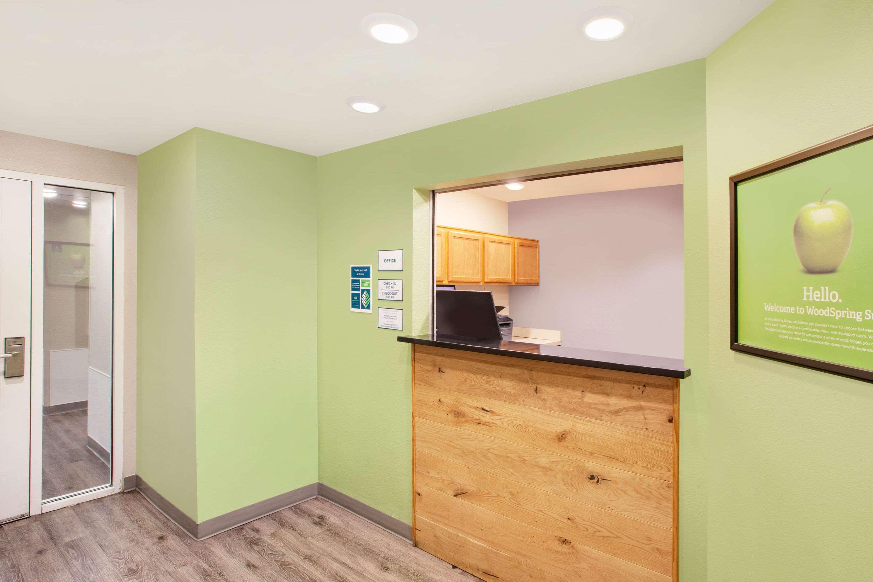 WoodSpring Suites Phoenix I-17 North — photo 5