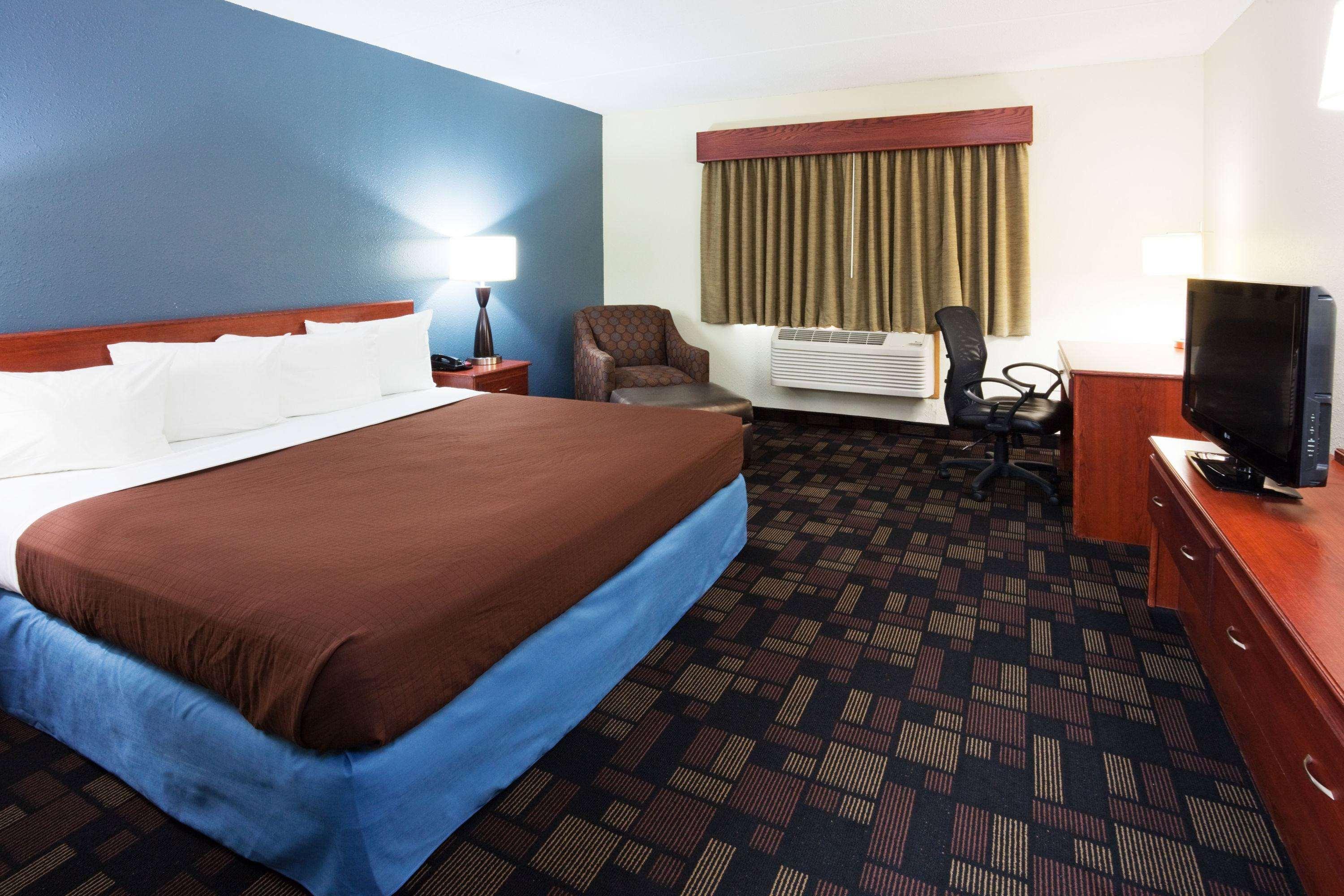 AmericInn Austin — photo 5
