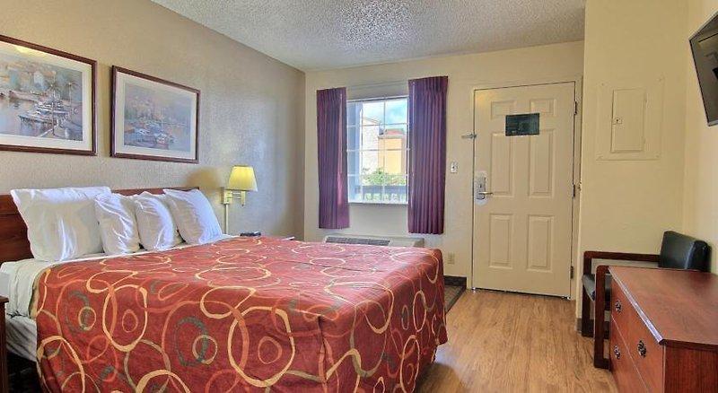 InTown Suites Corpus Christi — photo 4