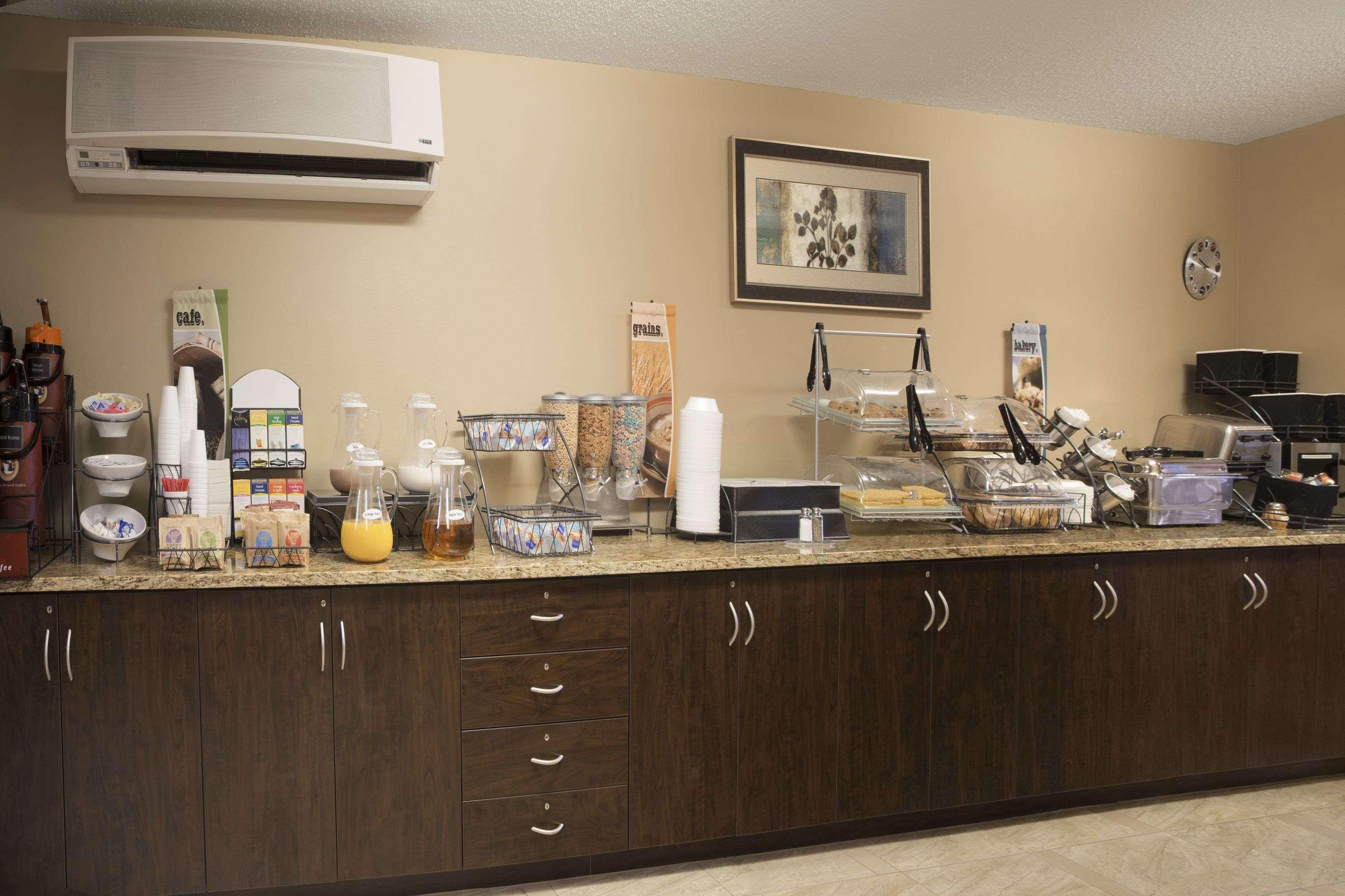 Microtel Inn & Suites Cedar Rapids / Marion — photo 5