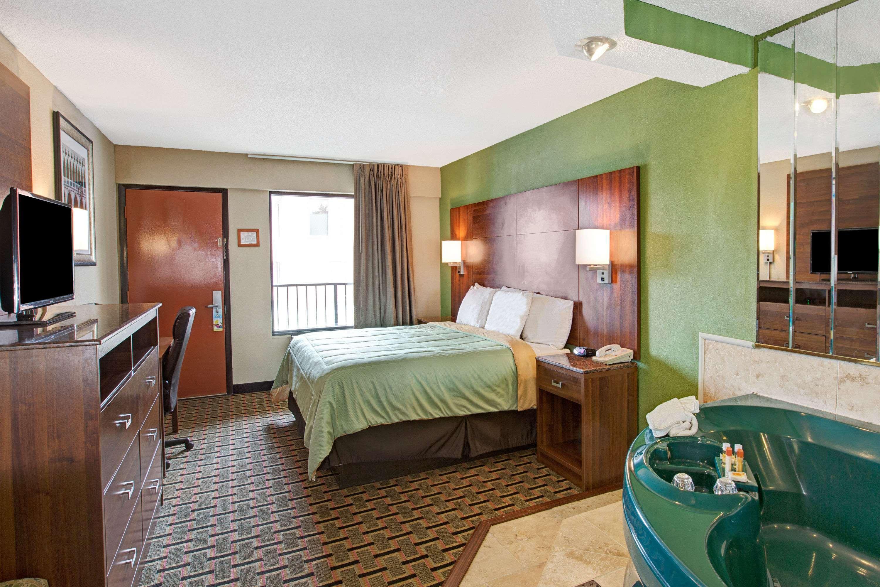 Hickory/Conover Days Inn — photo 5