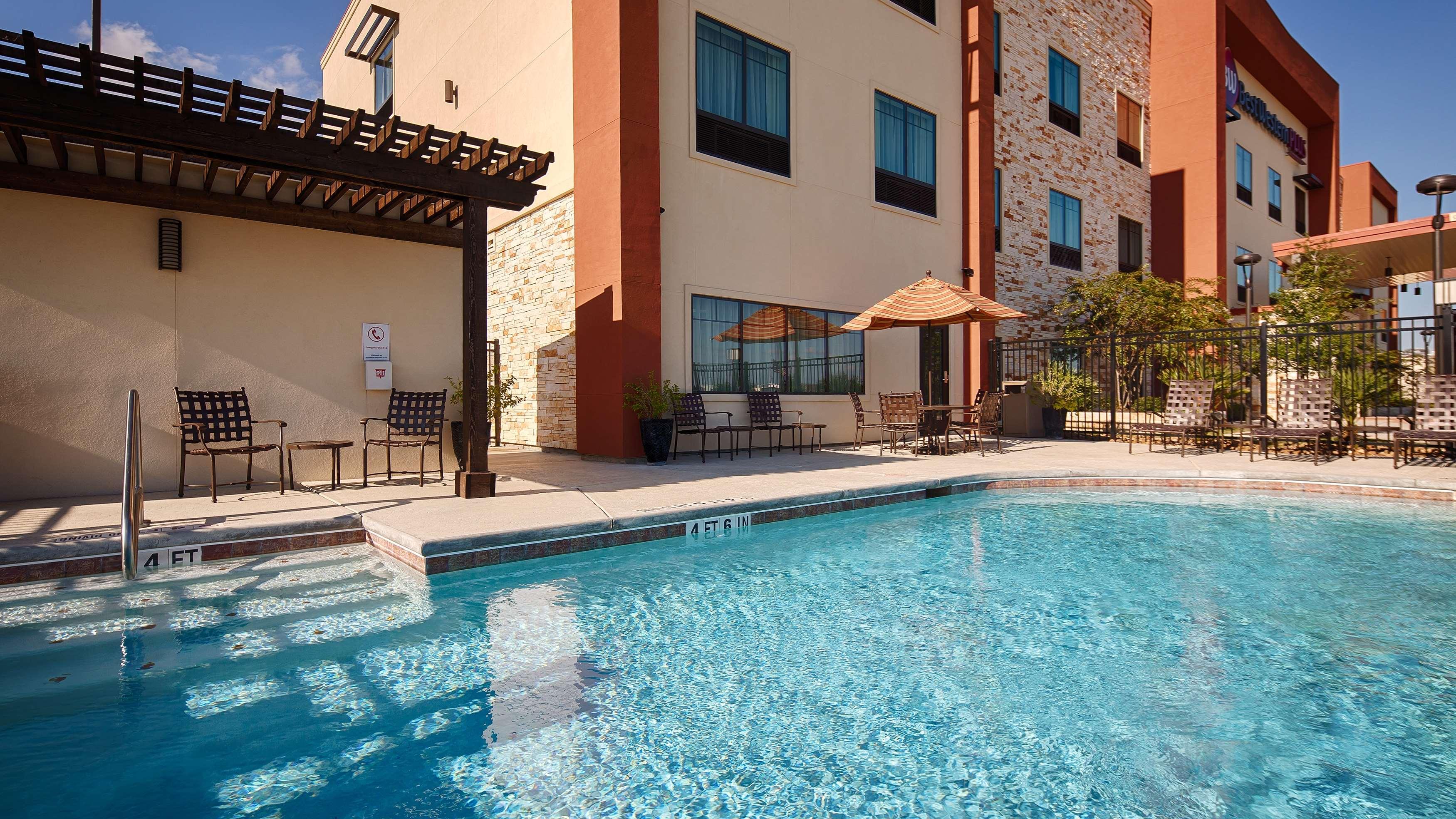 Best Western Plus College Station Inn & Suites — photo 5