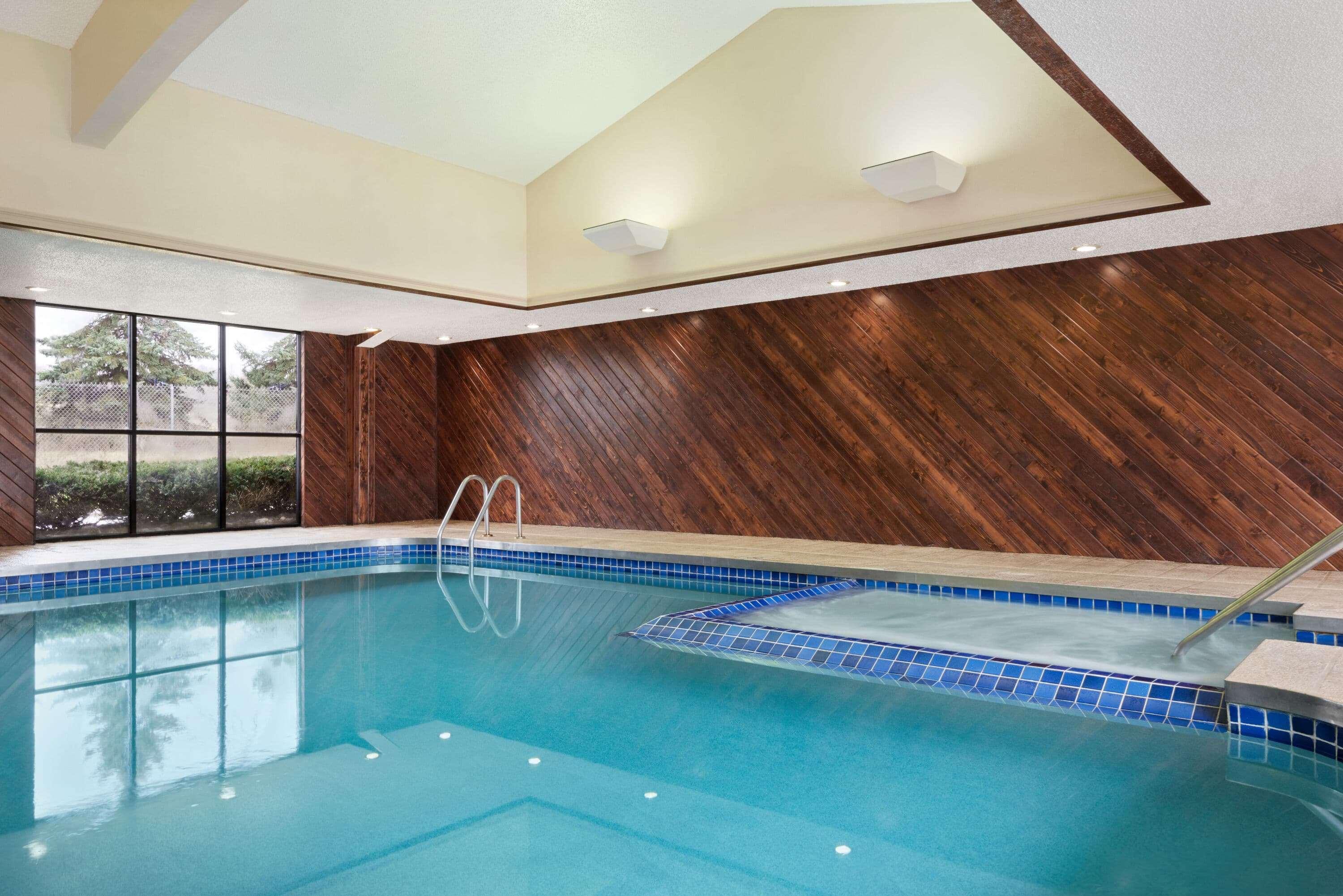 Super 8 by Wyndham Wausau — photo 3