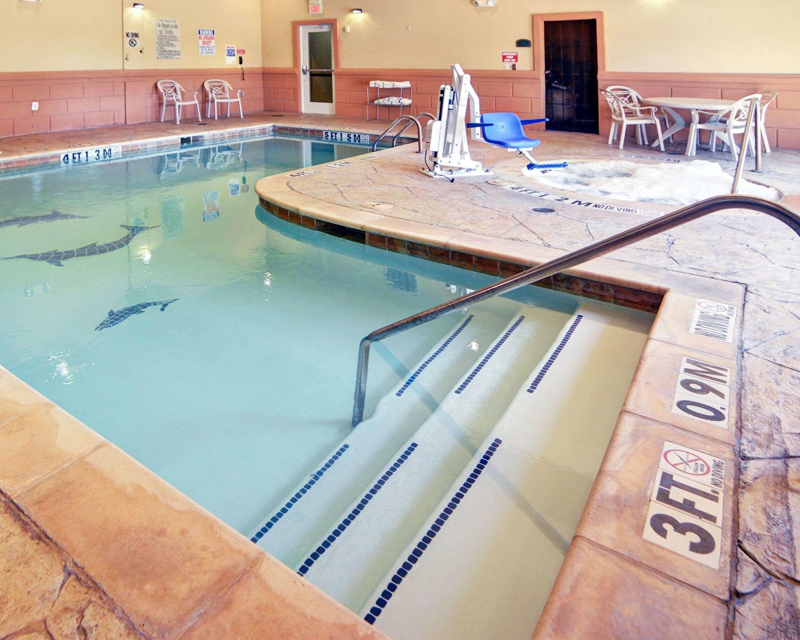Comfort Suites Benbrook — photo 5