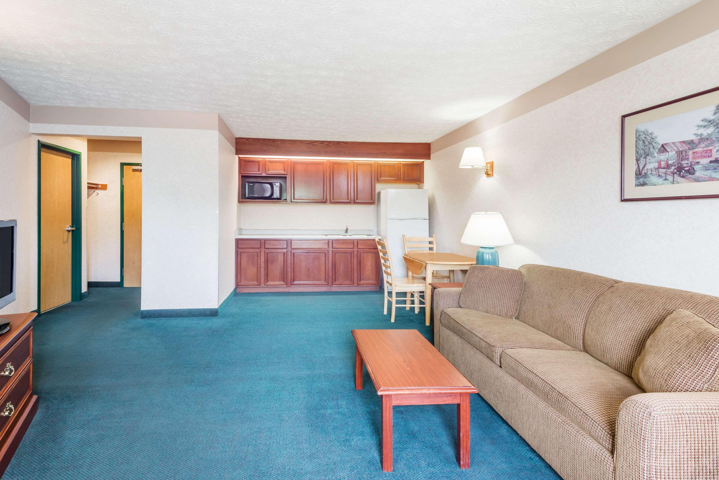 Ramada Limited Strasburg Dover — photo 4