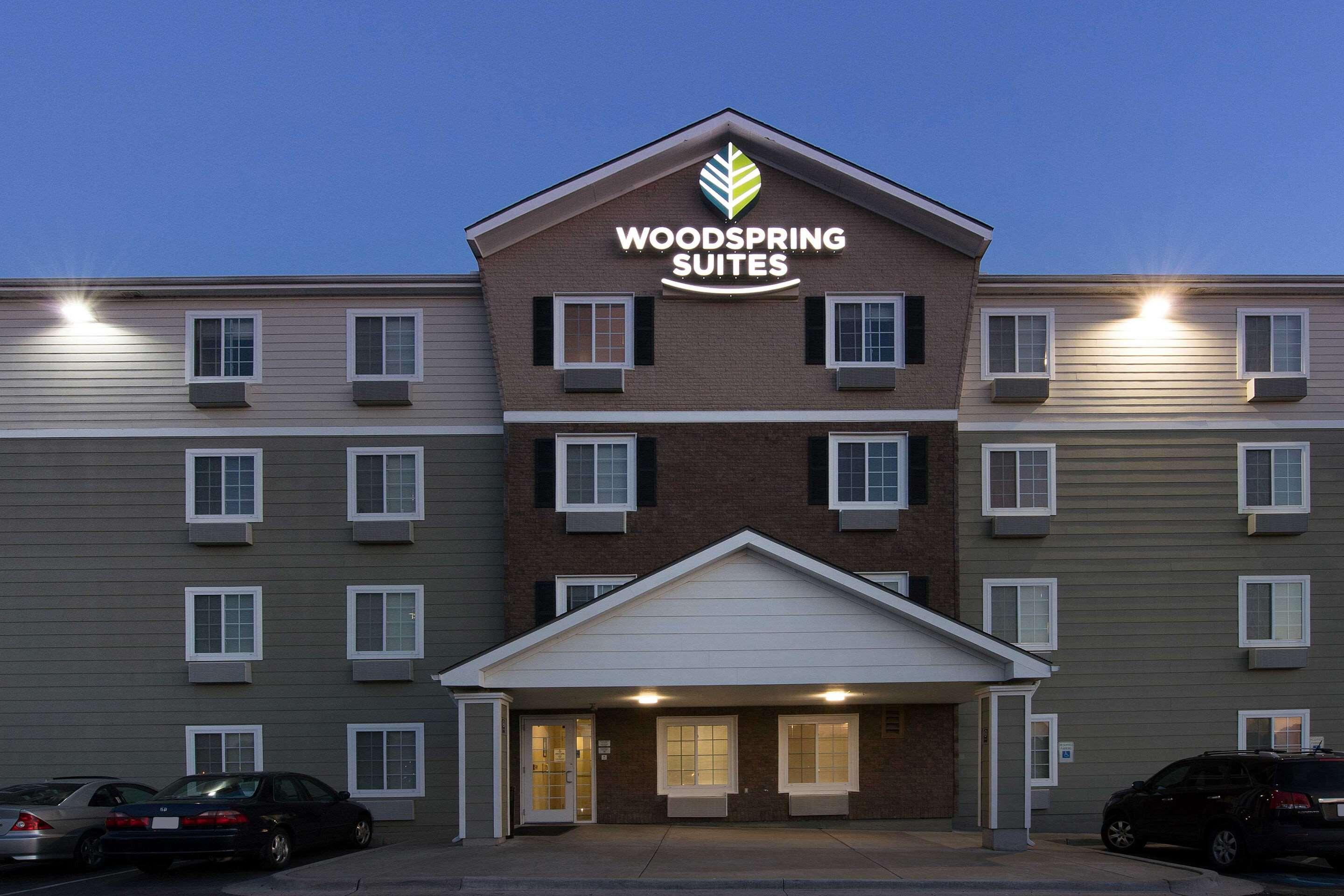 WoodSpring Suites Kansas City Mission