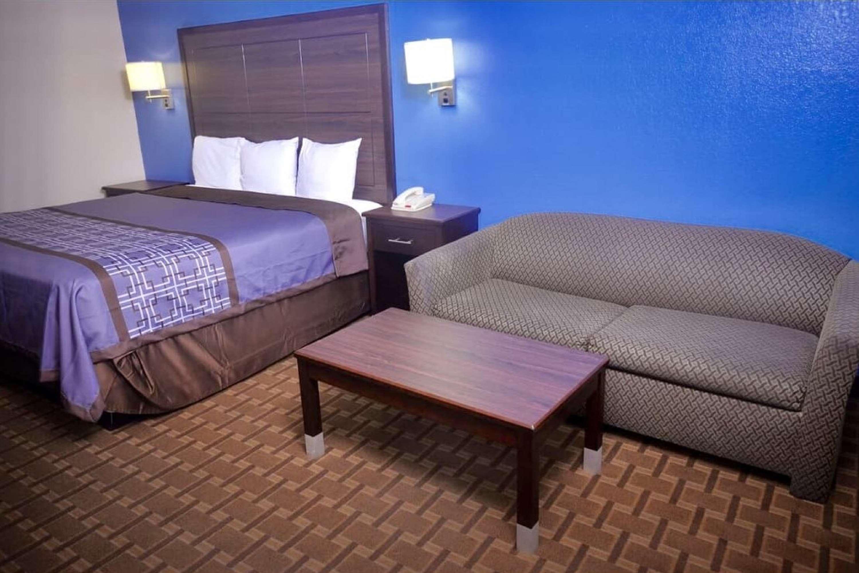 SureStay Hotel by Best Western Terrell — photo 3