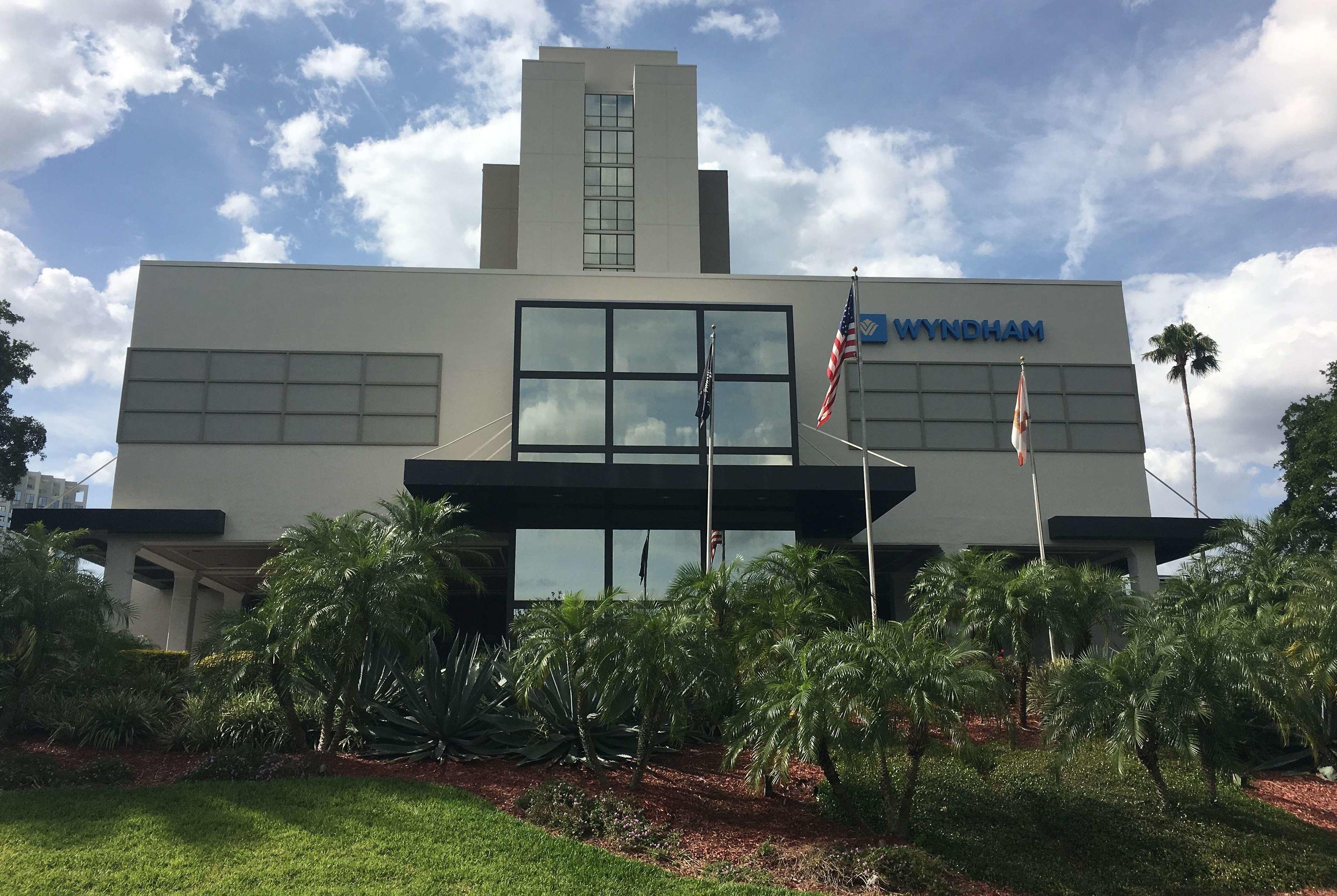 Wyndham Lake Buena Vista Disney Springs Resort Area — photo 5