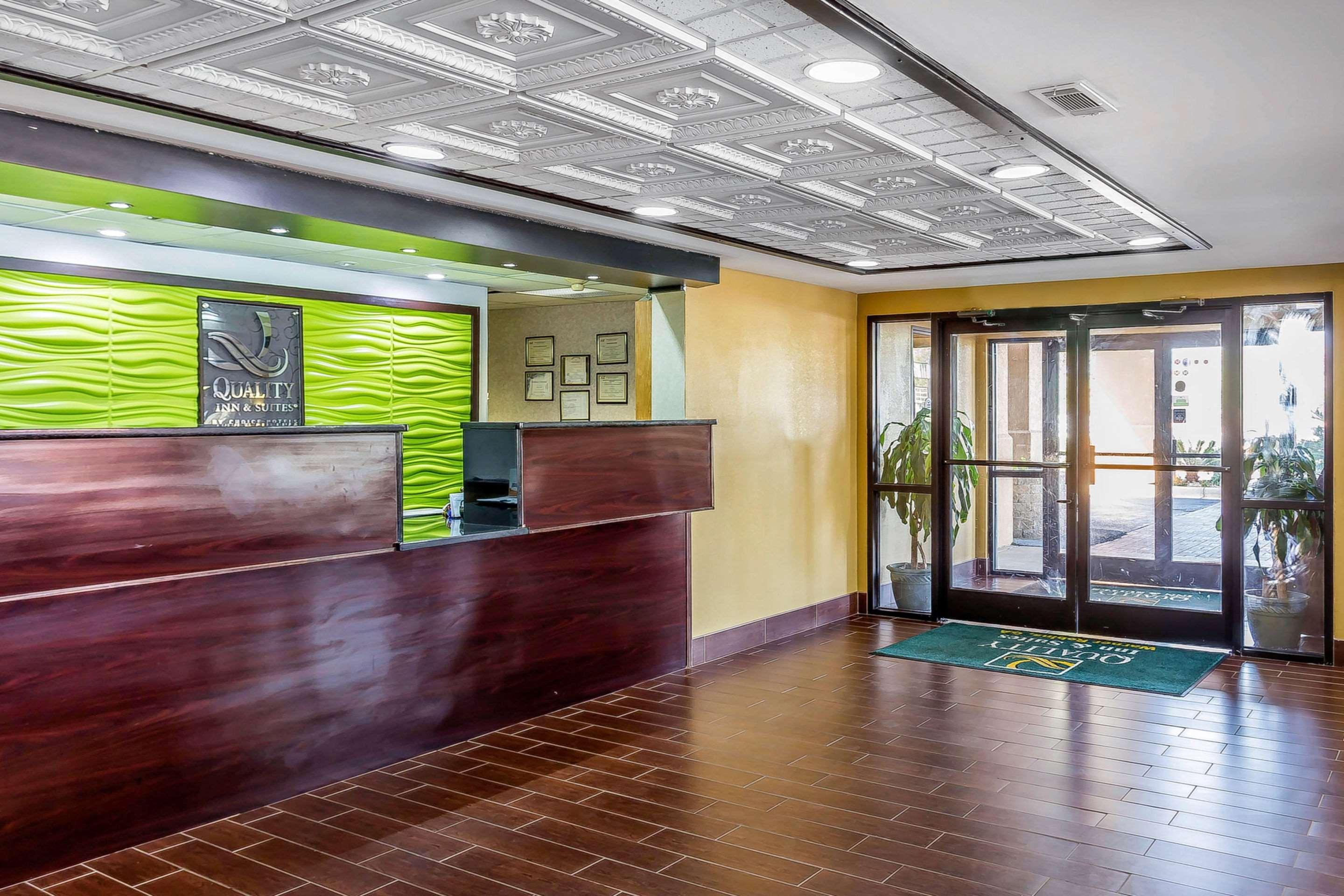 Quality Inn & Suites Warner Robins