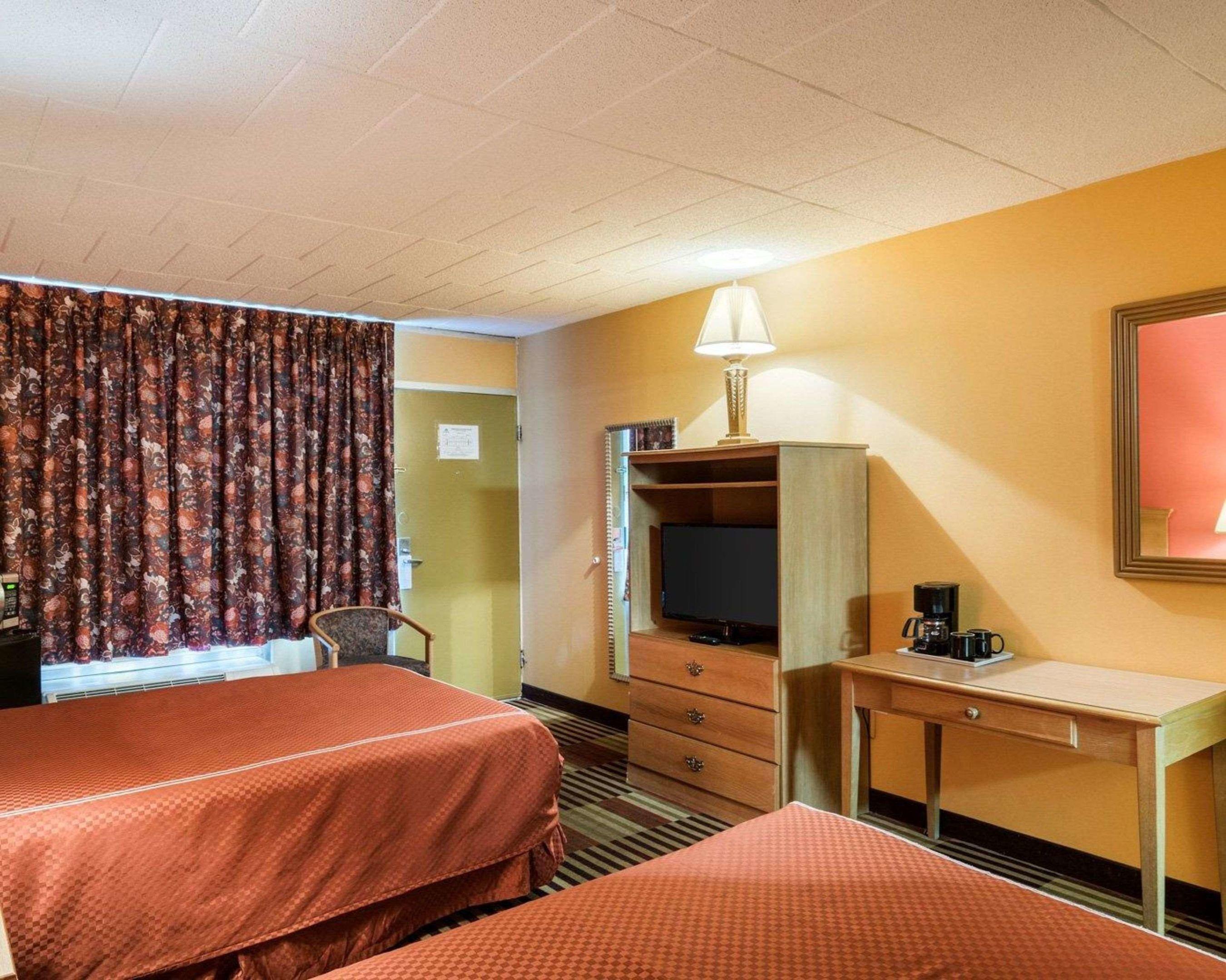 Rodeway Inn University — photo 5