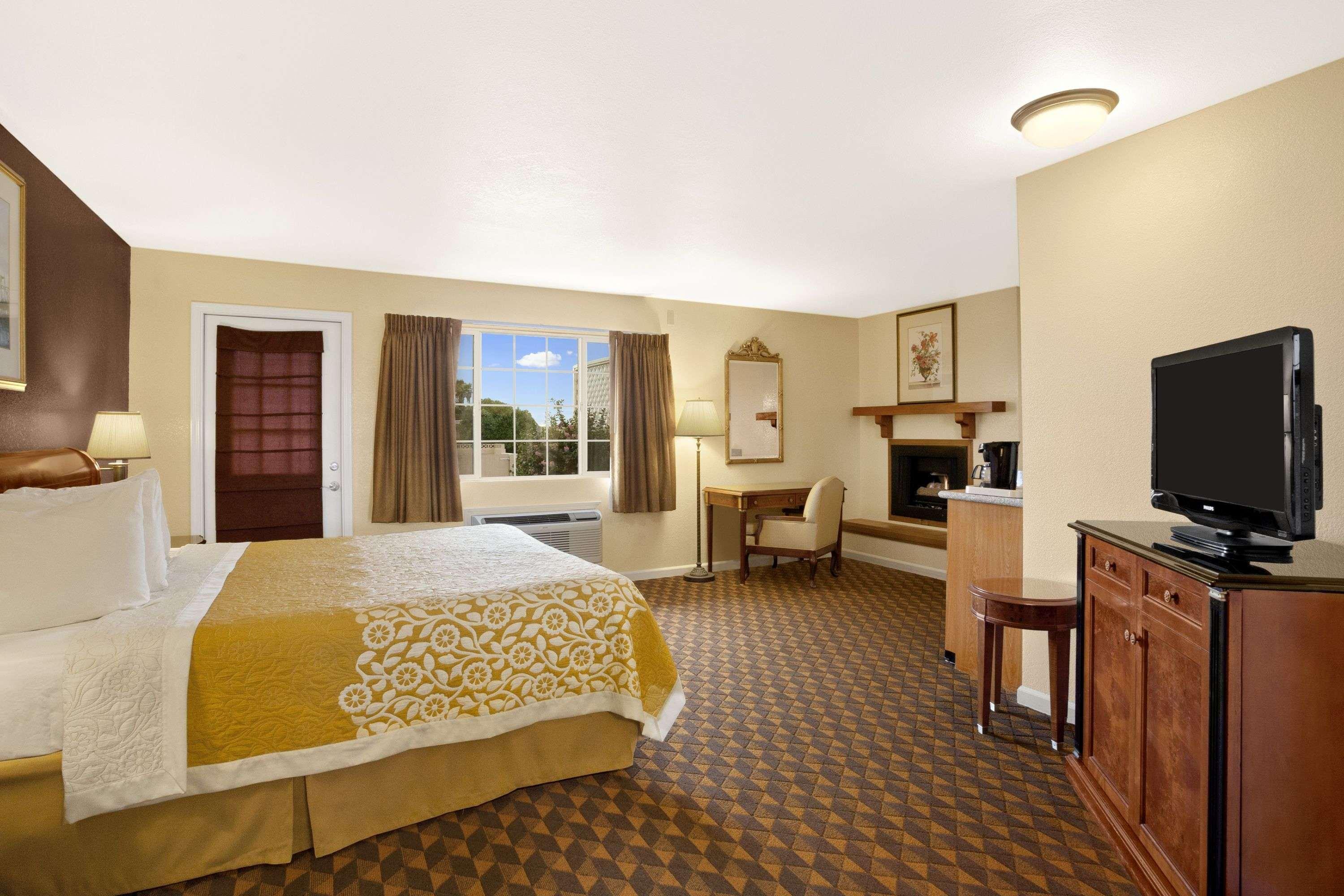 Days Inn by Wyndham San Simeon — photo 4