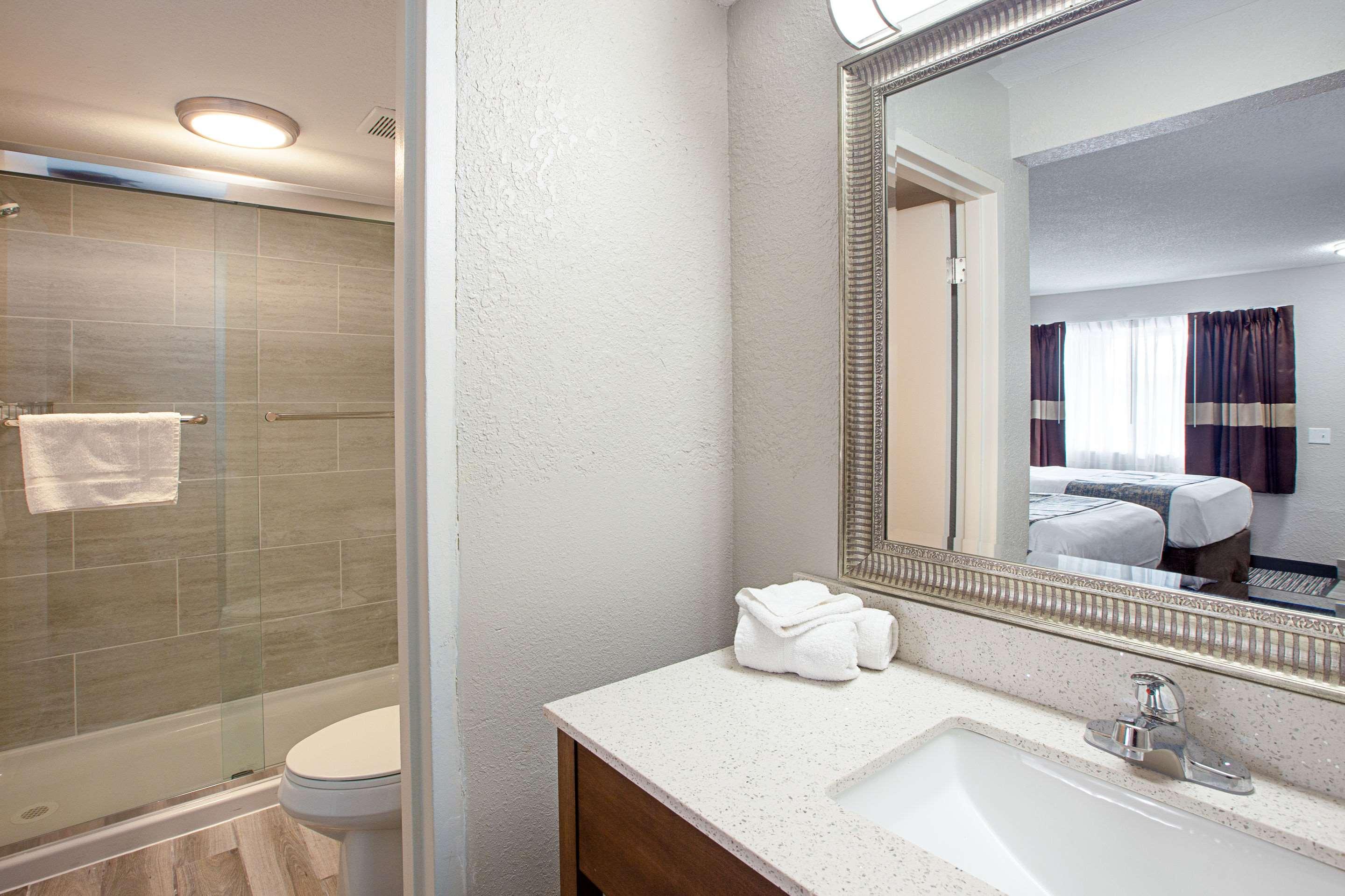 Rodeway Inn East Lansing University Area — photo 5
