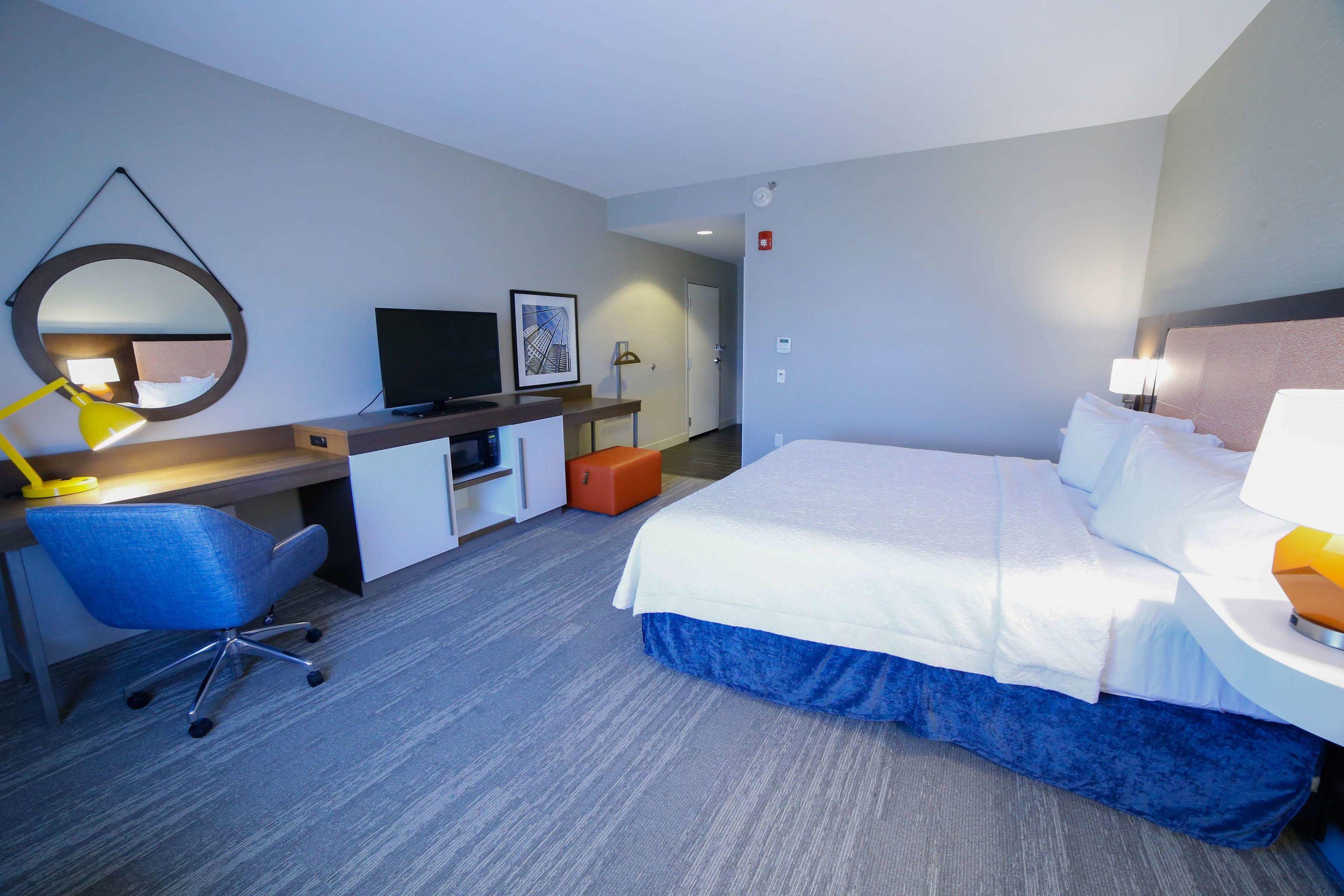 Hampton Inn & Suites Forest City — photo 4