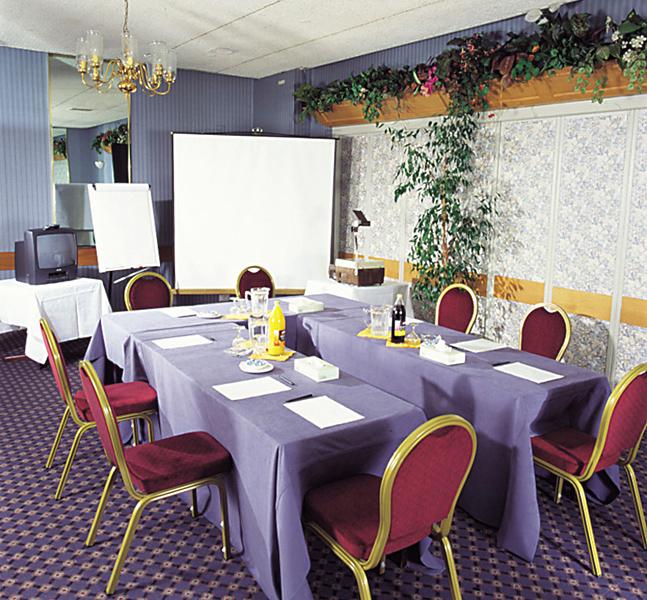 Hotel Indigo Edinburgh - Princes Street — photo 4