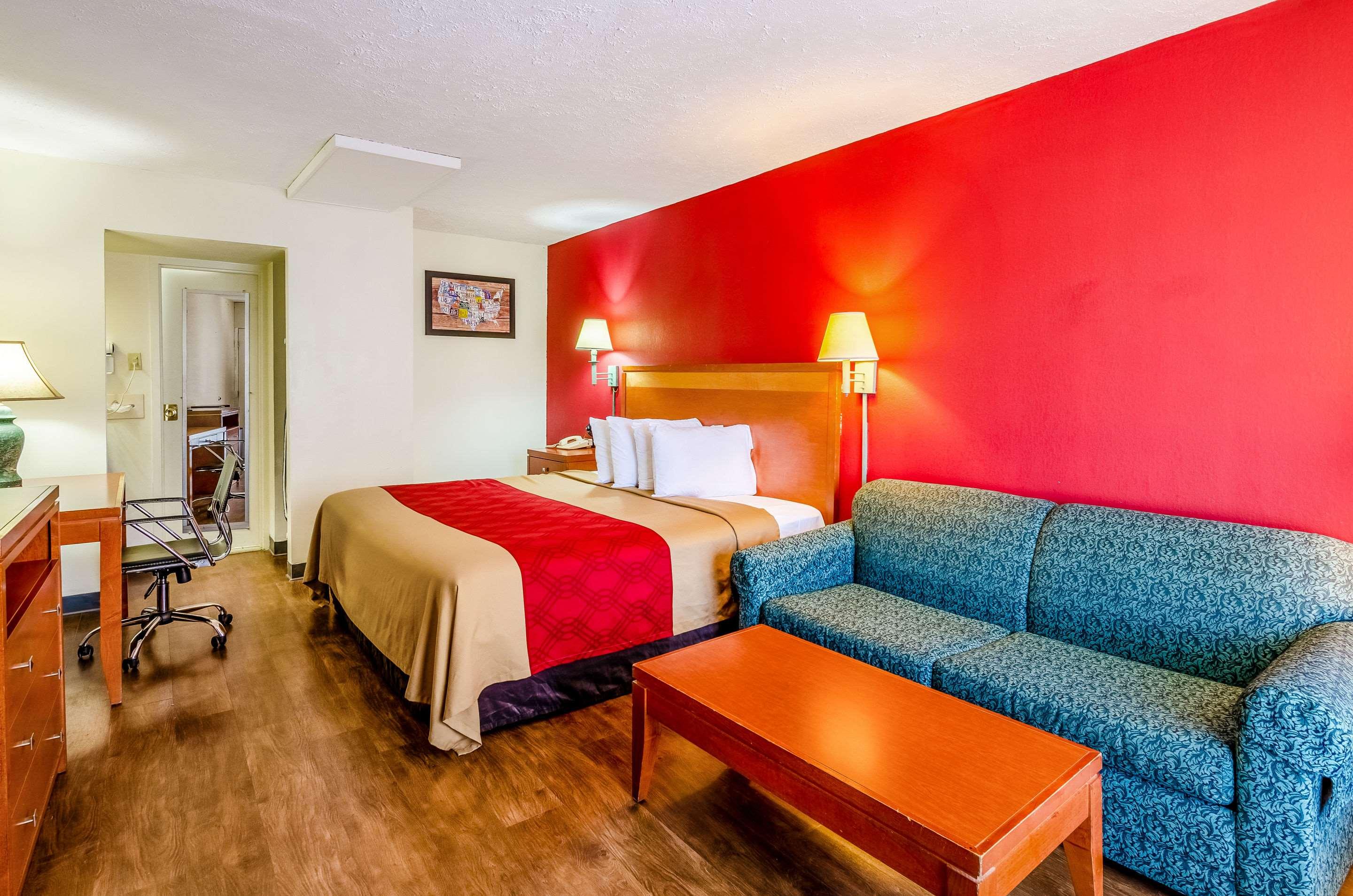 Econo Lodge Martinsville — photo 5