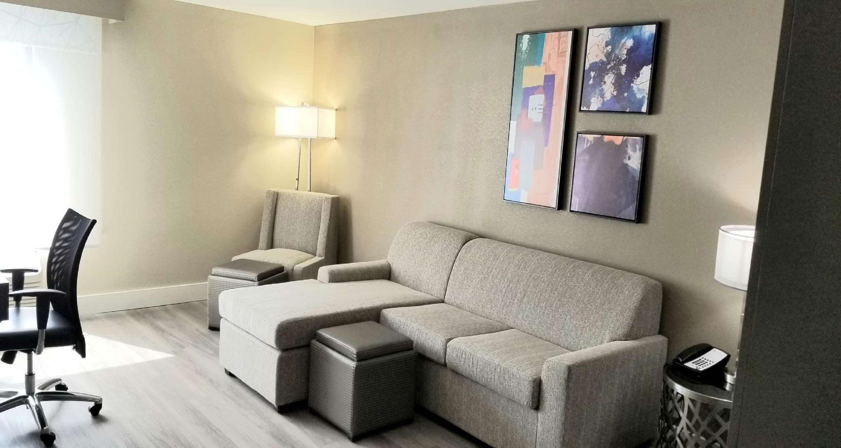 Best Western Plus Roper Mountain Road Inn & Suites — photo 4