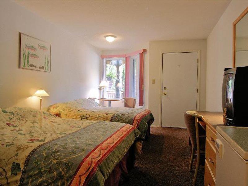 Sunwapta Falls Rocky Mountain Lodge — photo 4