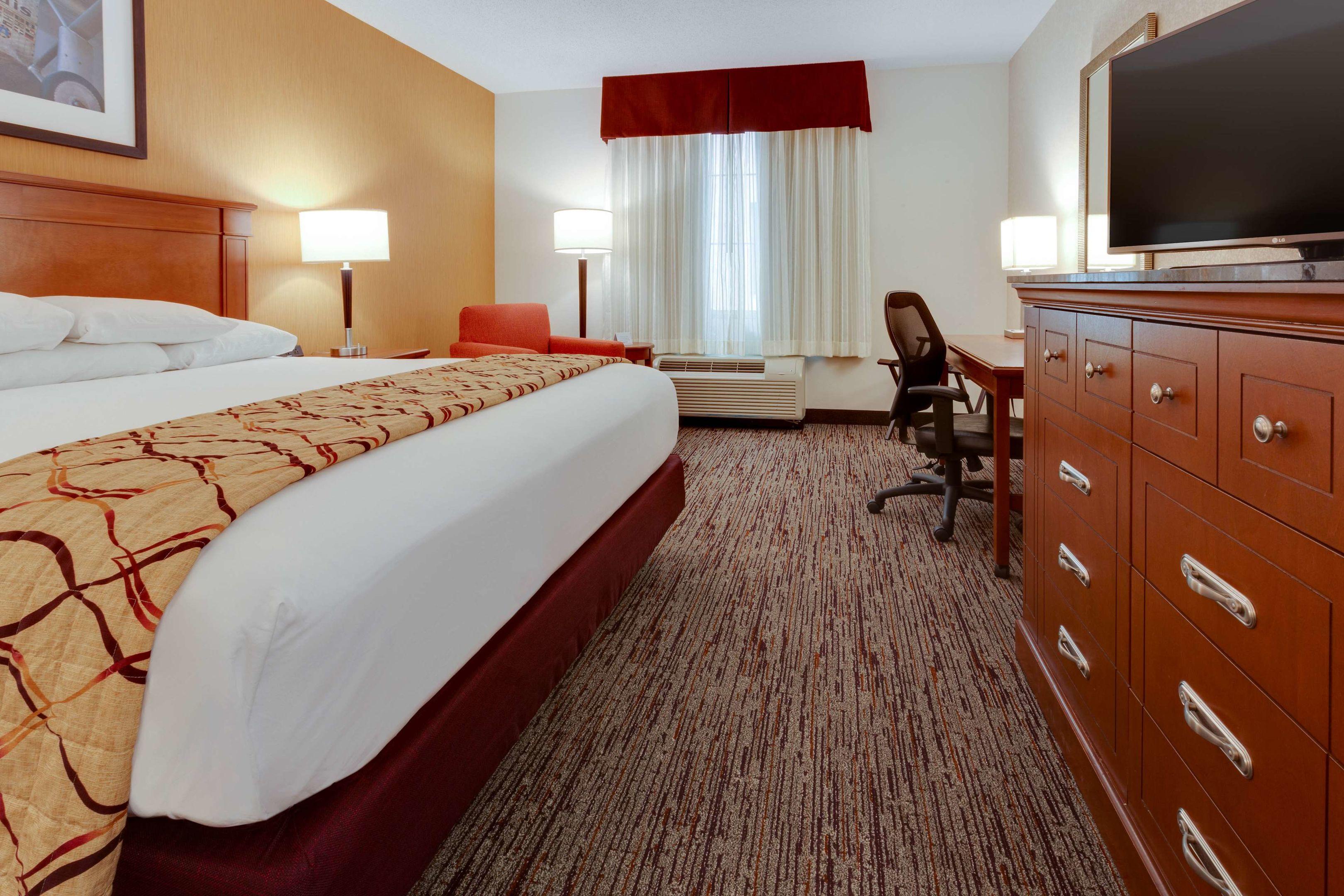 Drury Inn & Suites St. Louis Forest Park — photo 4